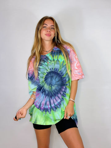 Oversized Mum Tee - Size L/XL