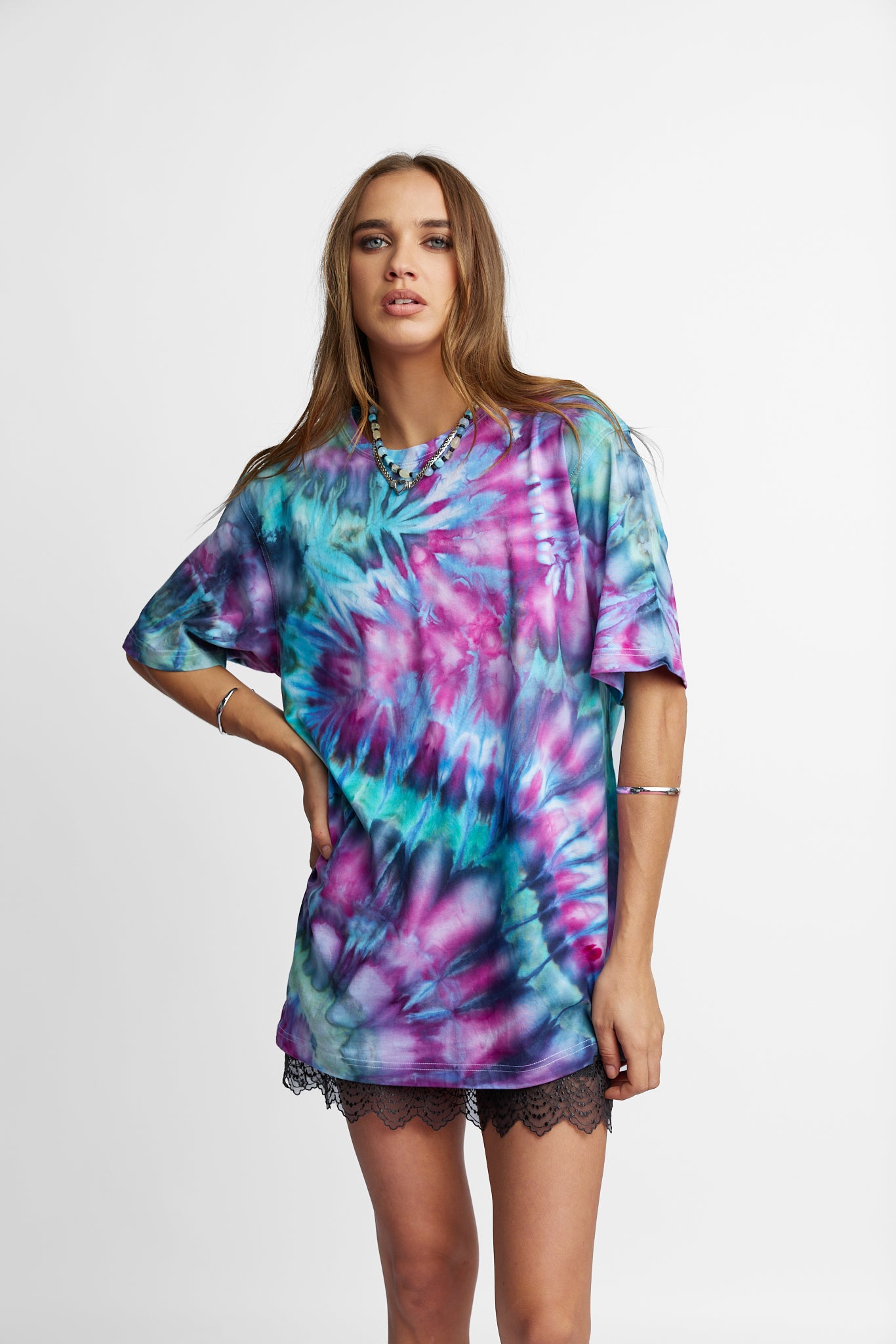 Oversized Mum Tee - Size S/M - Only Lovers Left