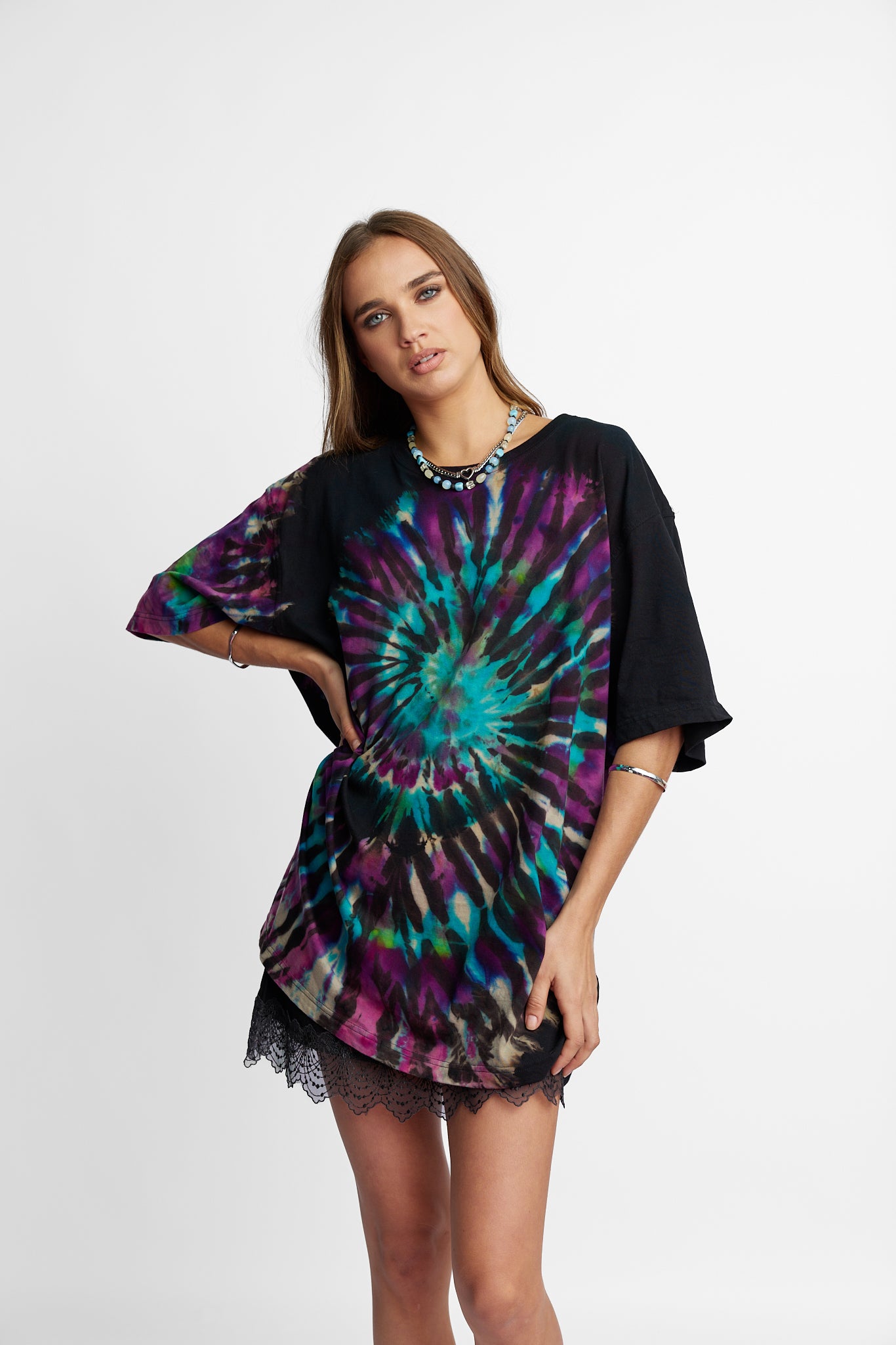Oversized Mum Tee - Size L/XL - Only Lovers Left