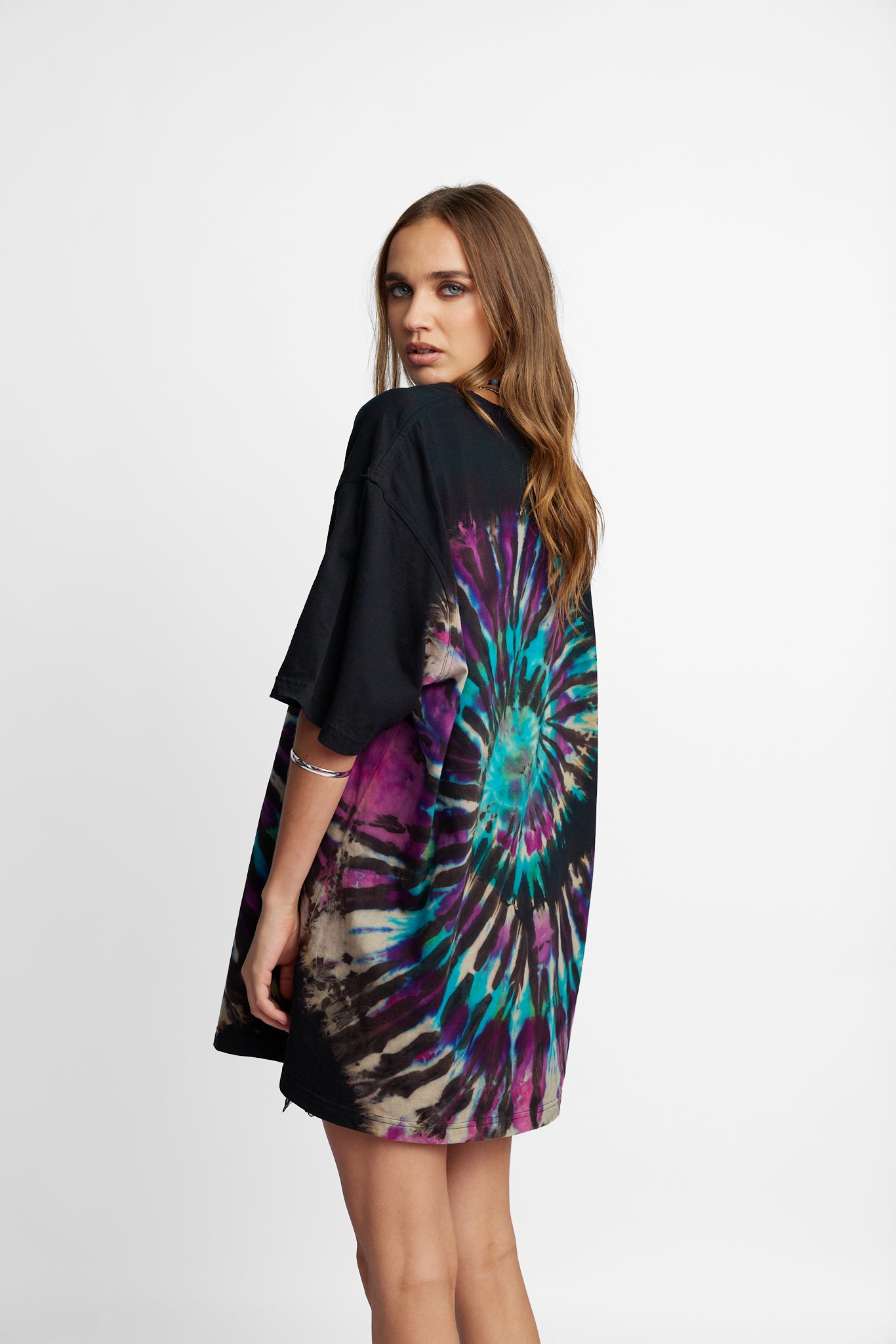 Oversized Mum Tee - Size L/XL - Only Lovers Left