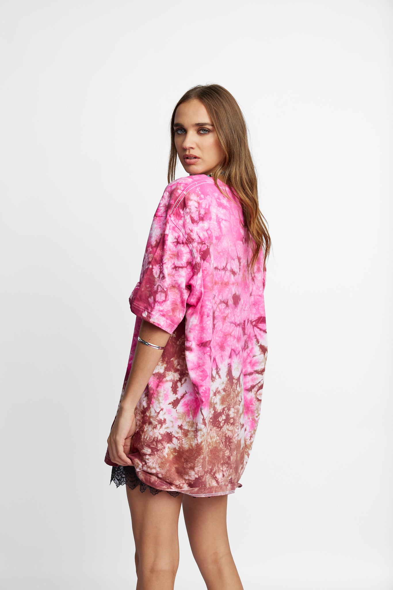 Oversized Mum Tee - Size L/XL - Only Lovers Left