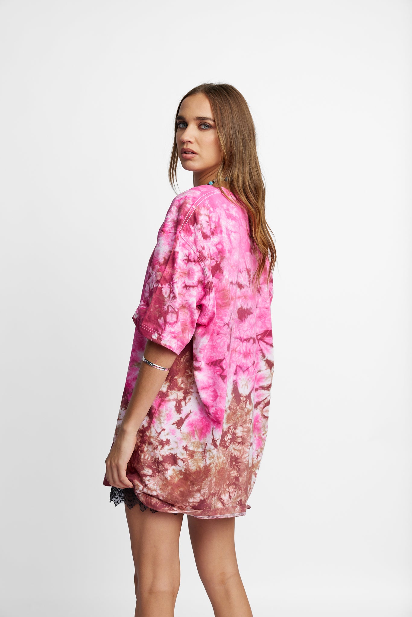Oversized Mum Tee - Size L/XL - Only Lovers Left