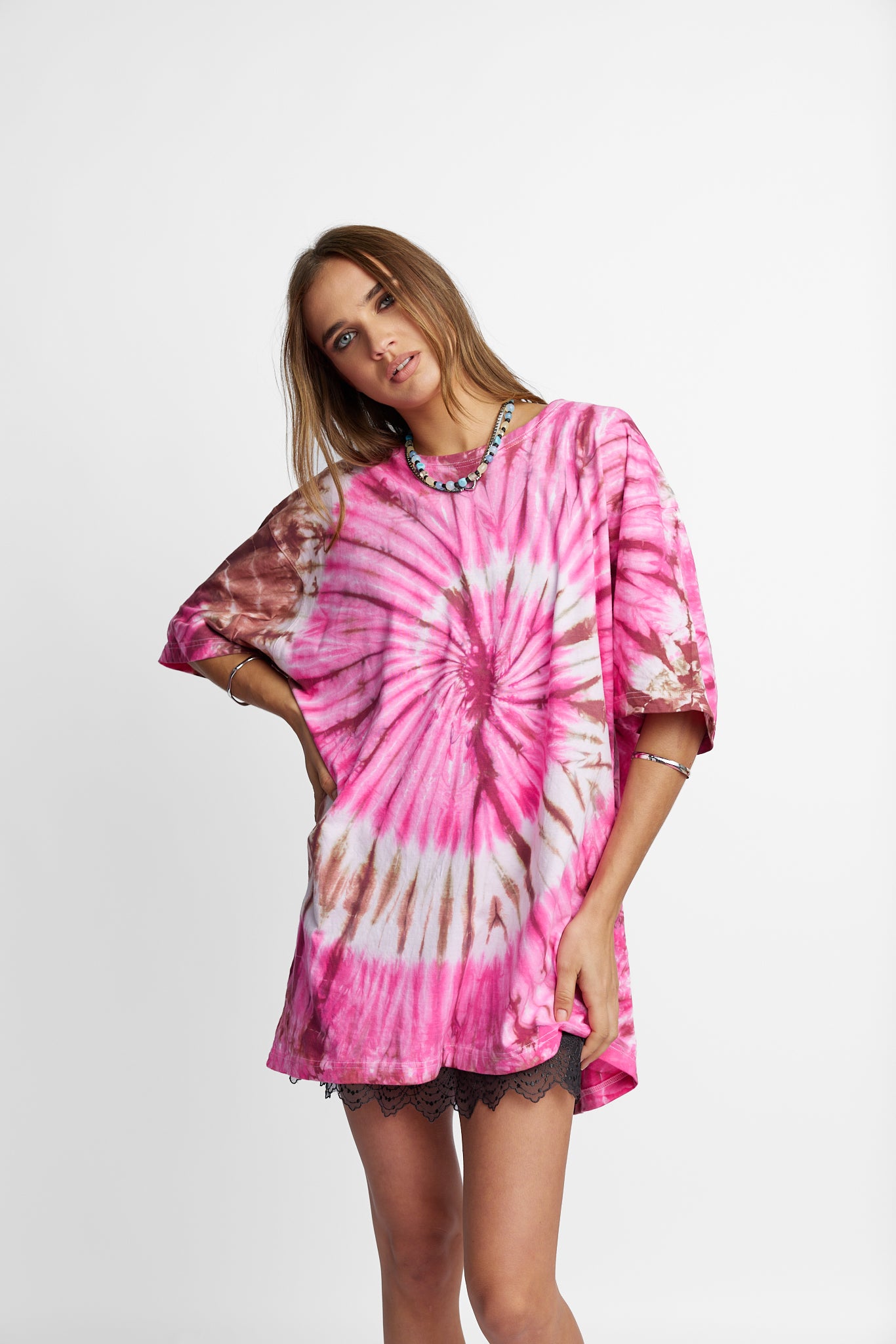 Oversized Mum Tee - Size L/XL - Only Lovers Left