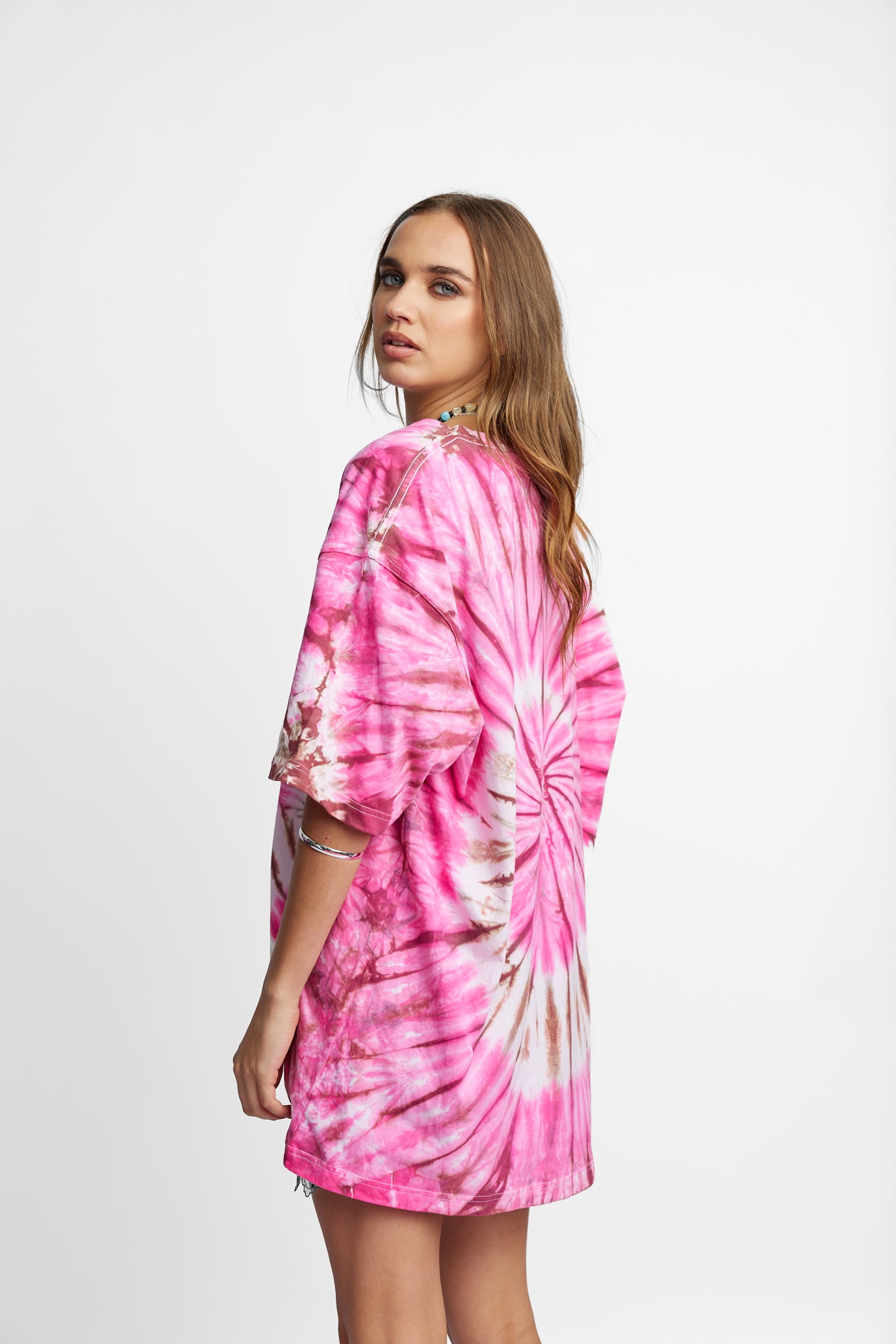 Oversized Mum Tee - Size L/XL - Only Lovers Left