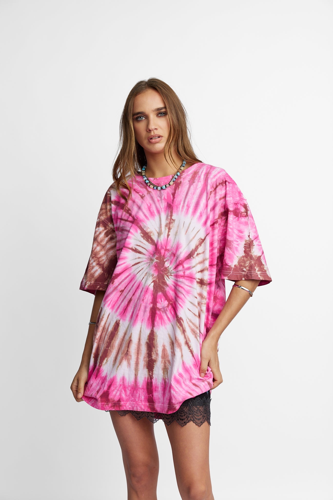 Oversized Mum Tee - Size L/XL - Only Lovers Left