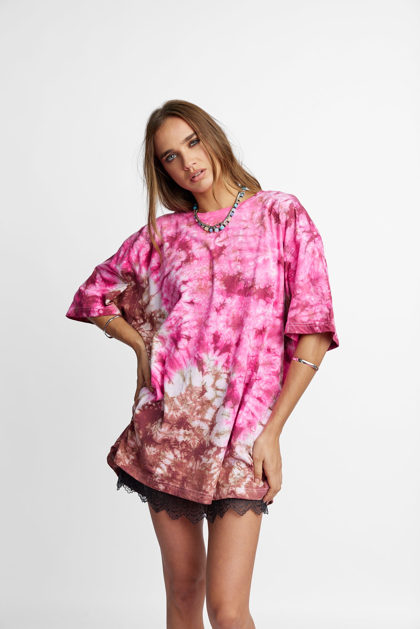 Oversized Mum Tee - Size L/XL - Only Lovers Left
