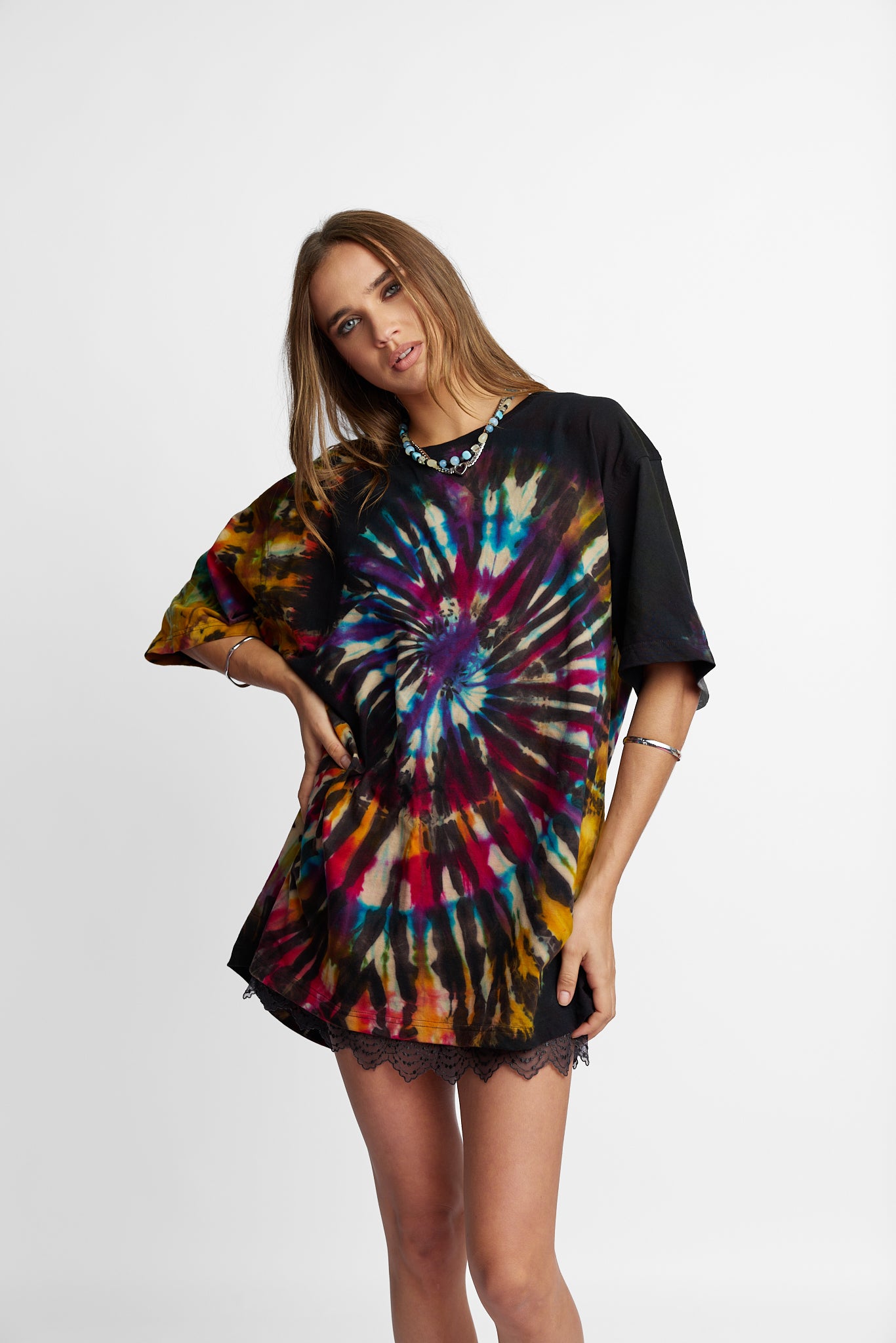 Oversized Mum Tee - Size L/XL - Only Lovers Left