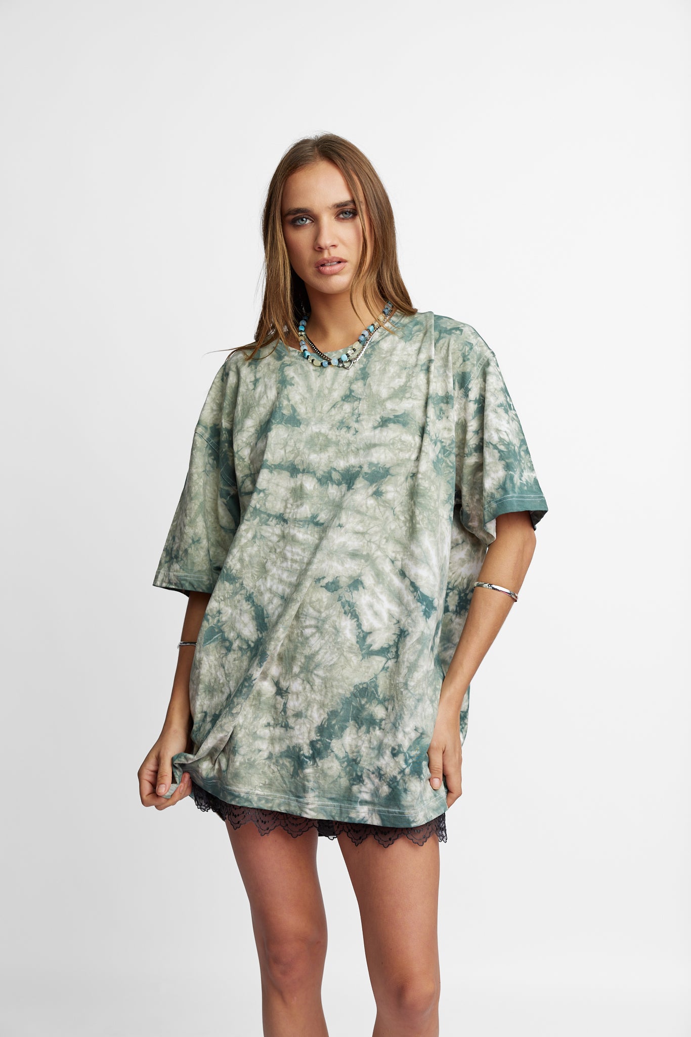 Oversized Mum Tee - Size L/XL - Only Lovers Left