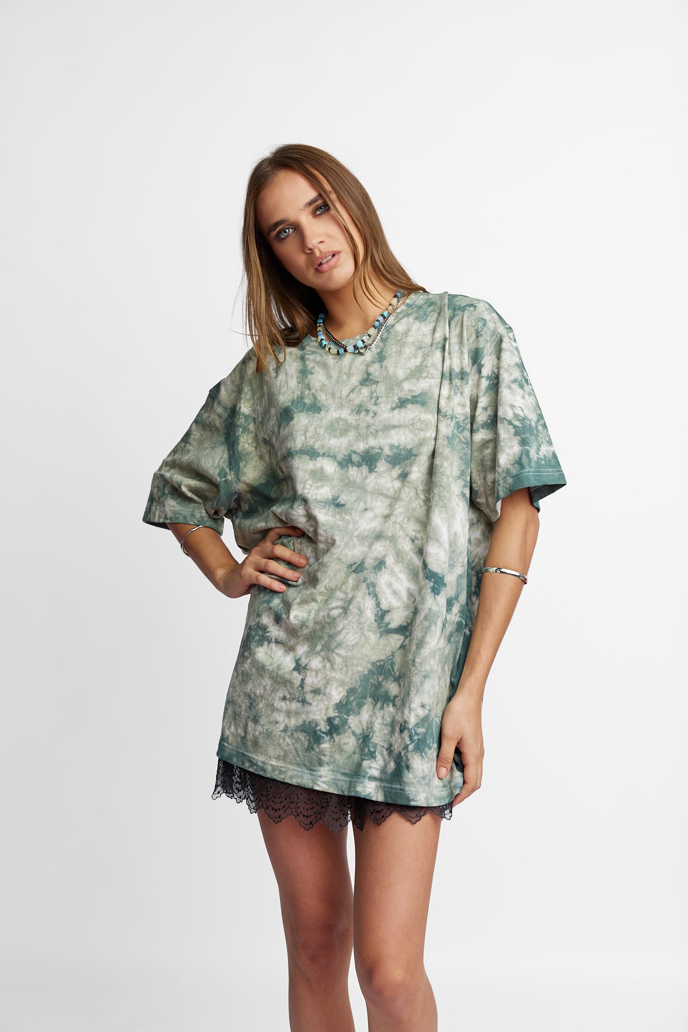 Oversized Mum Tee - Size L/XL - Only Lovers Left