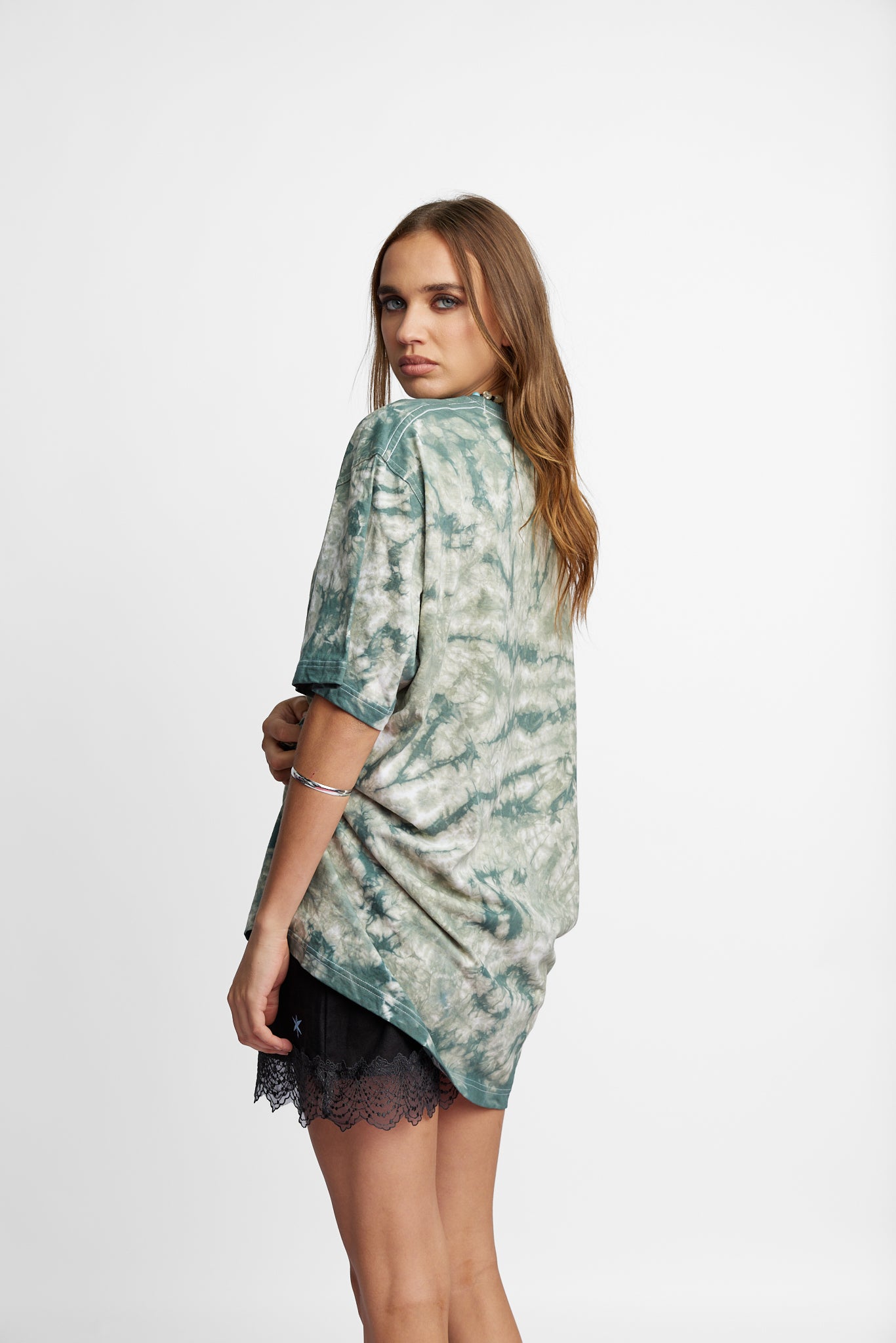 Oversized Mum Tee - Size L/XL - Only Lovers Left