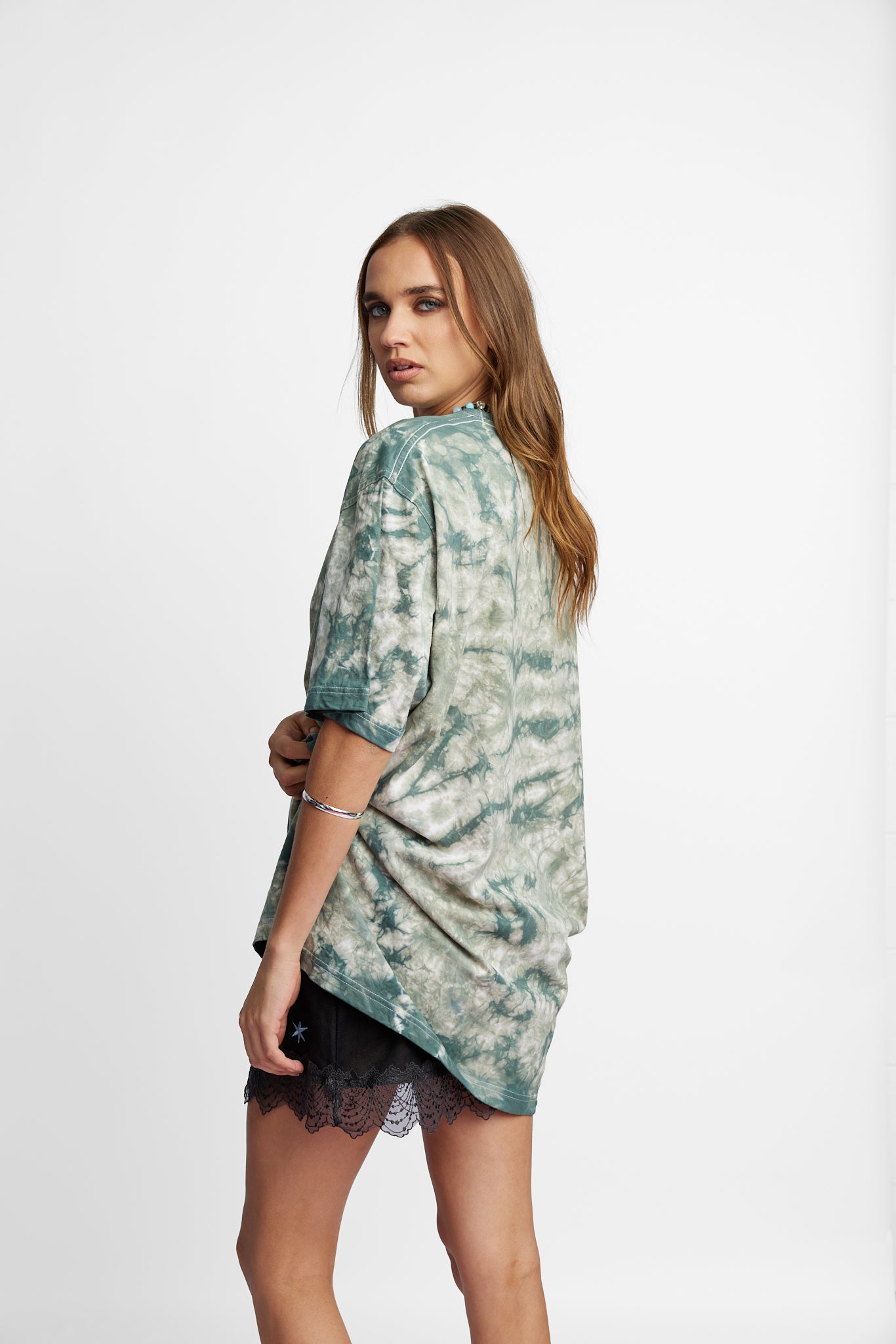 Oversized Mum Tee - Size L/XL - Only Lovers Left