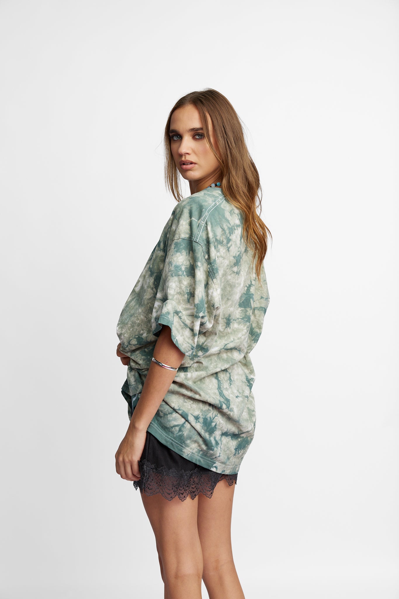 Oversized Mum Tee - Size L/XL - Only Lovers Left