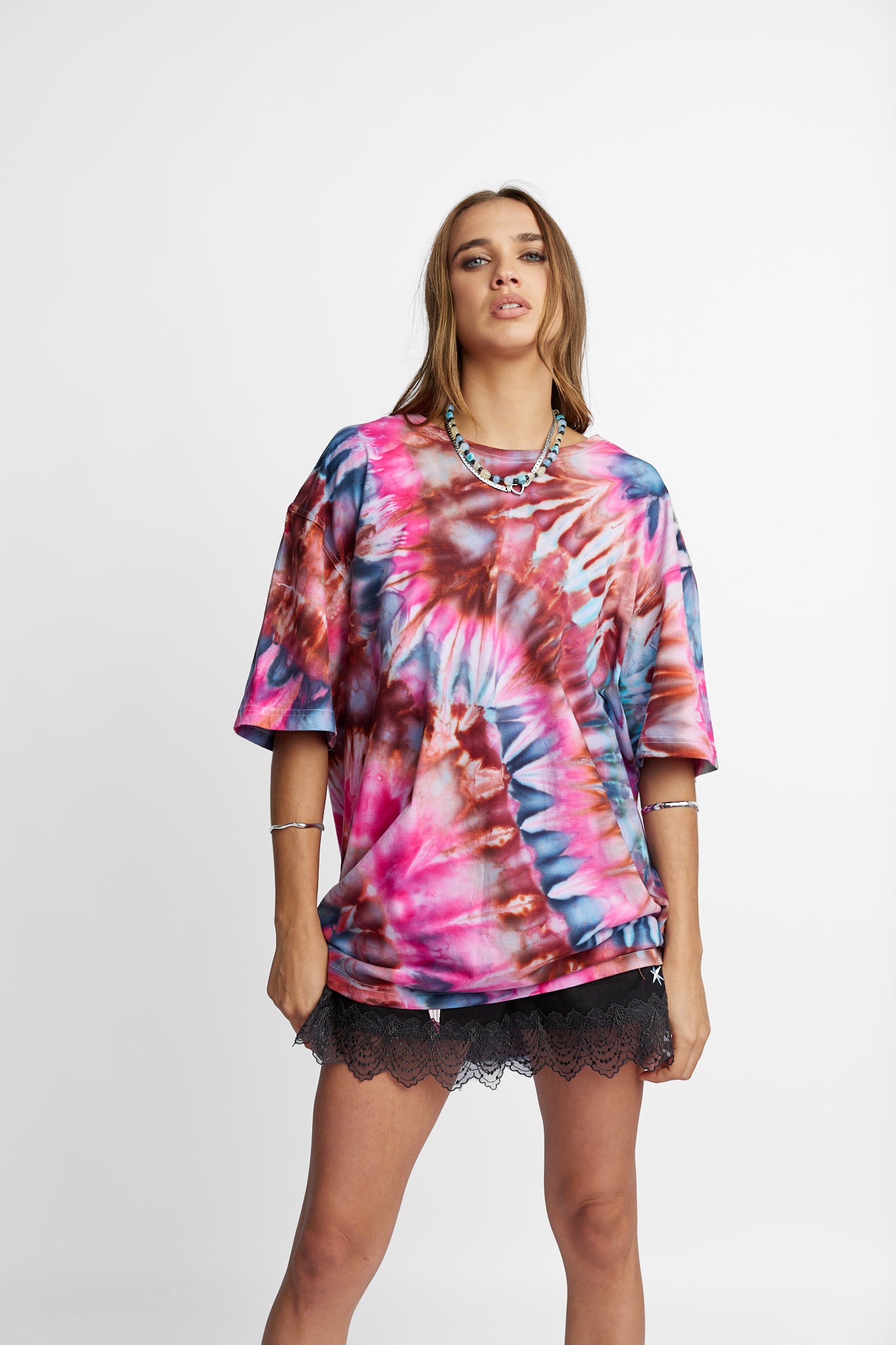Oversized Mum Tee - Size L/XL - Only Lovers Left