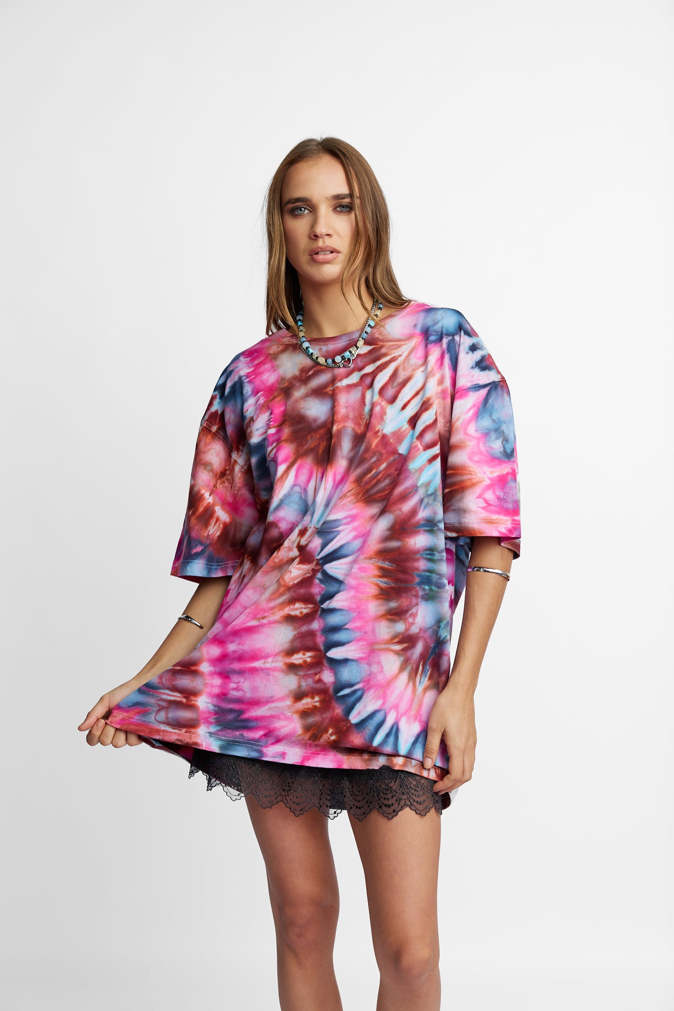 Oversized Mum Tee - Size L/XL - Only Lovers Left
