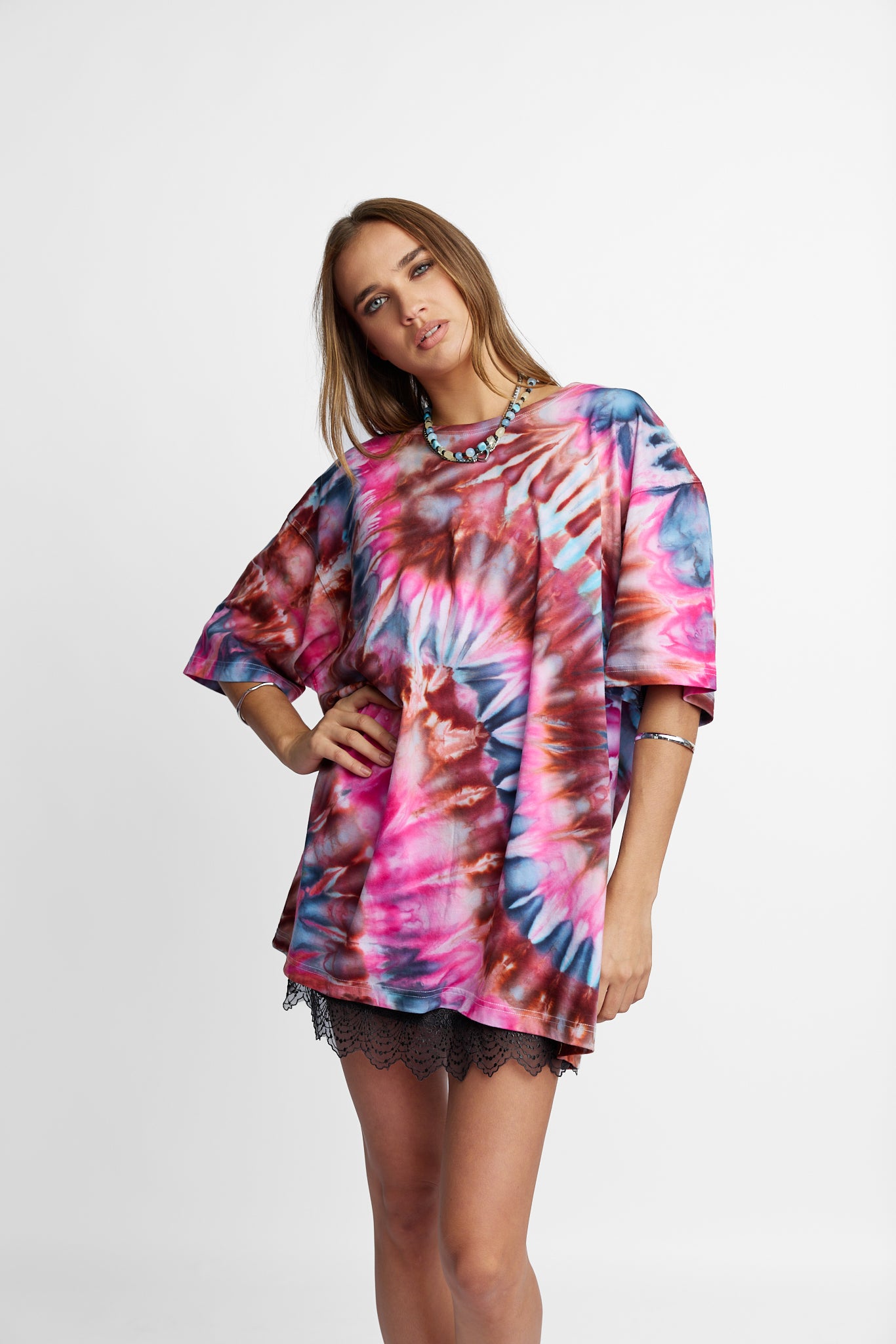 Oversized Mum Tee - Size L/XL - Only Lovers Left