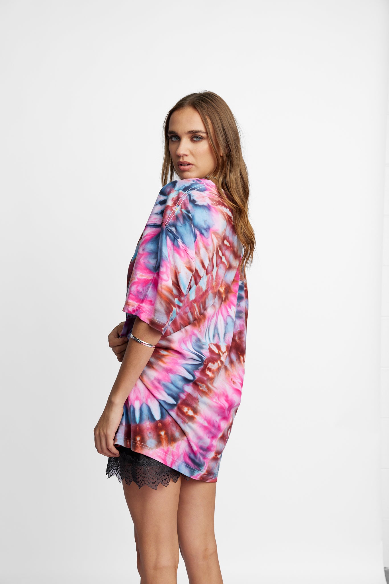 Oversized Mum Tee - Size L/XL - Only Lovers Left