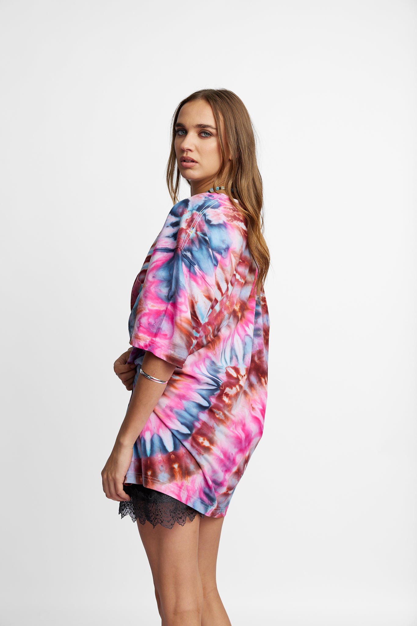Oversized Mum Tee - Size L/XL - Only Lovers Left