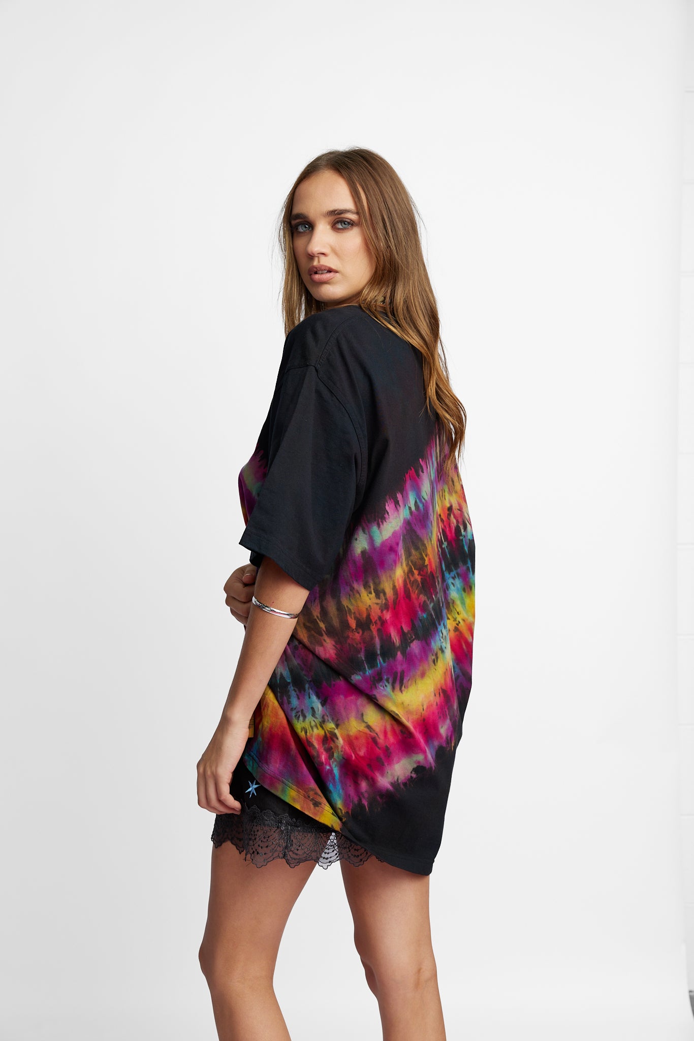Oversized Mum Tee - Size L/XL - Only Lovers Left