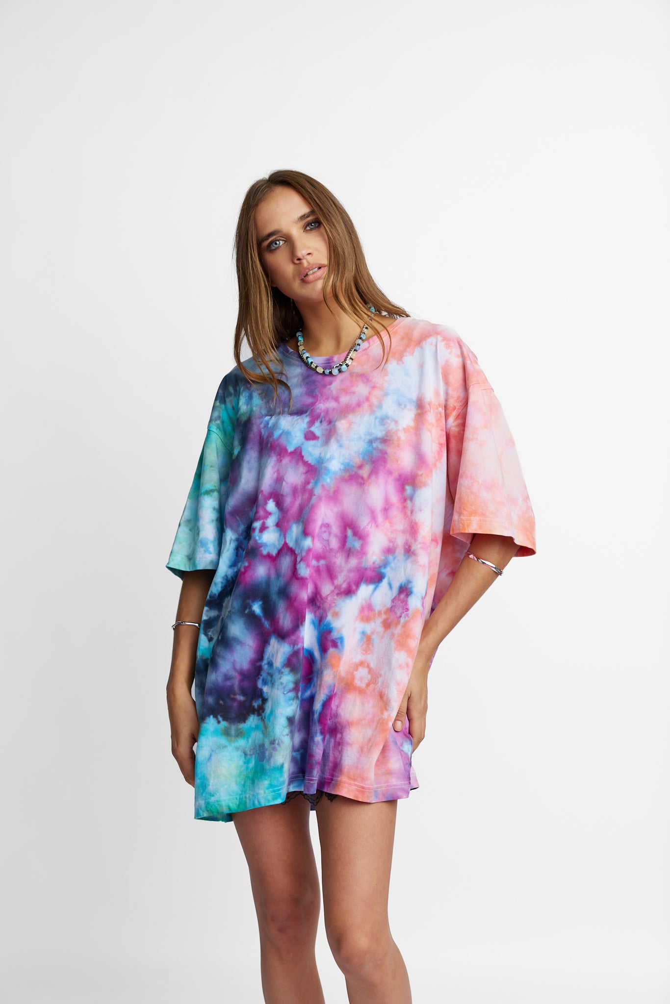 Oversized Mum Tee - Size L/XL - Only Lovers Left
