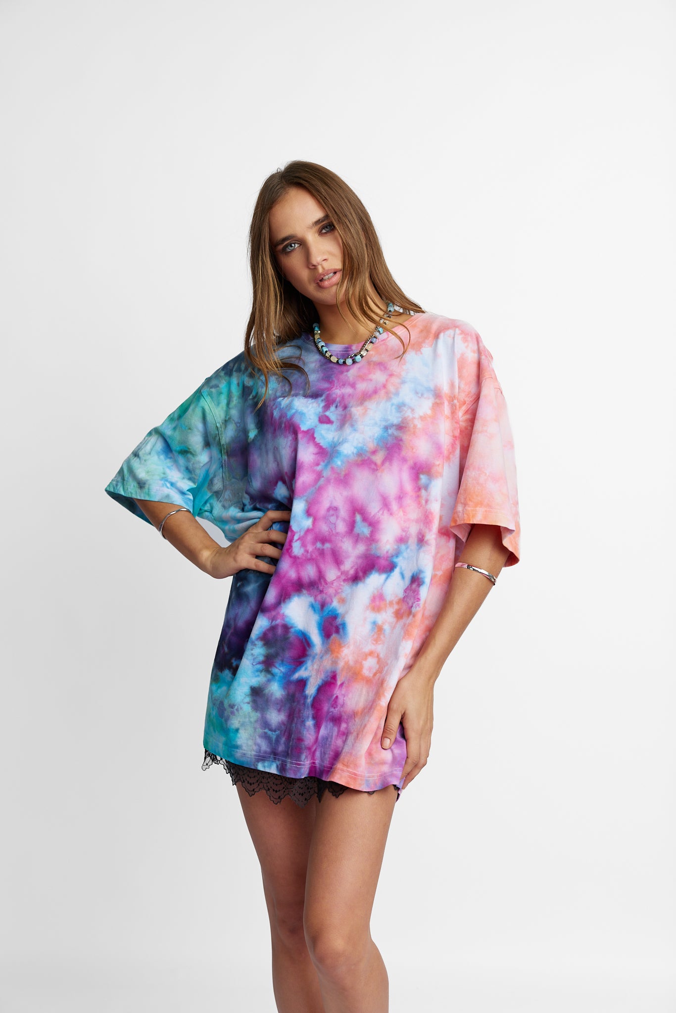 Oversized Mum Tee - Size L/XL - Only Lovers Left