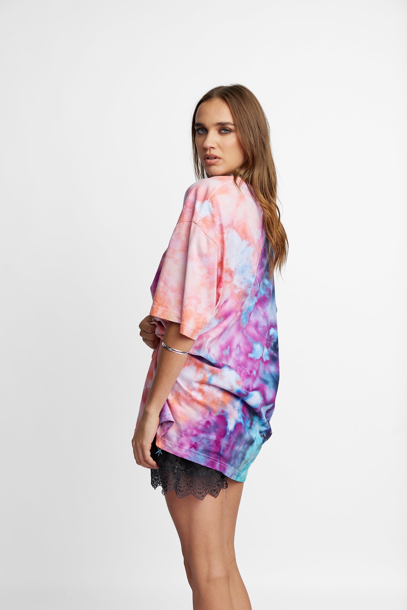 Oversized Mum Tee - Size L/XL - Only Lovers Left