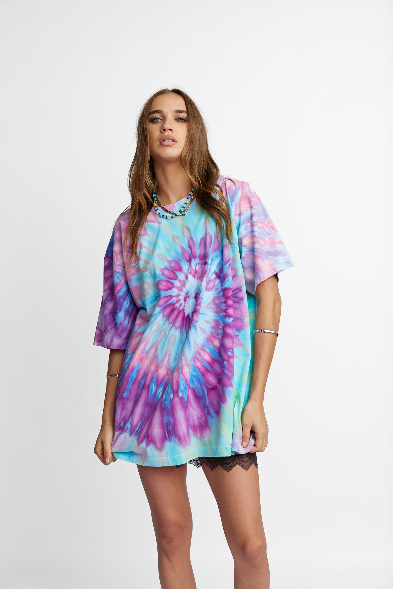 Oversized Mum Tee - Size L/XL - Only Lovers Left