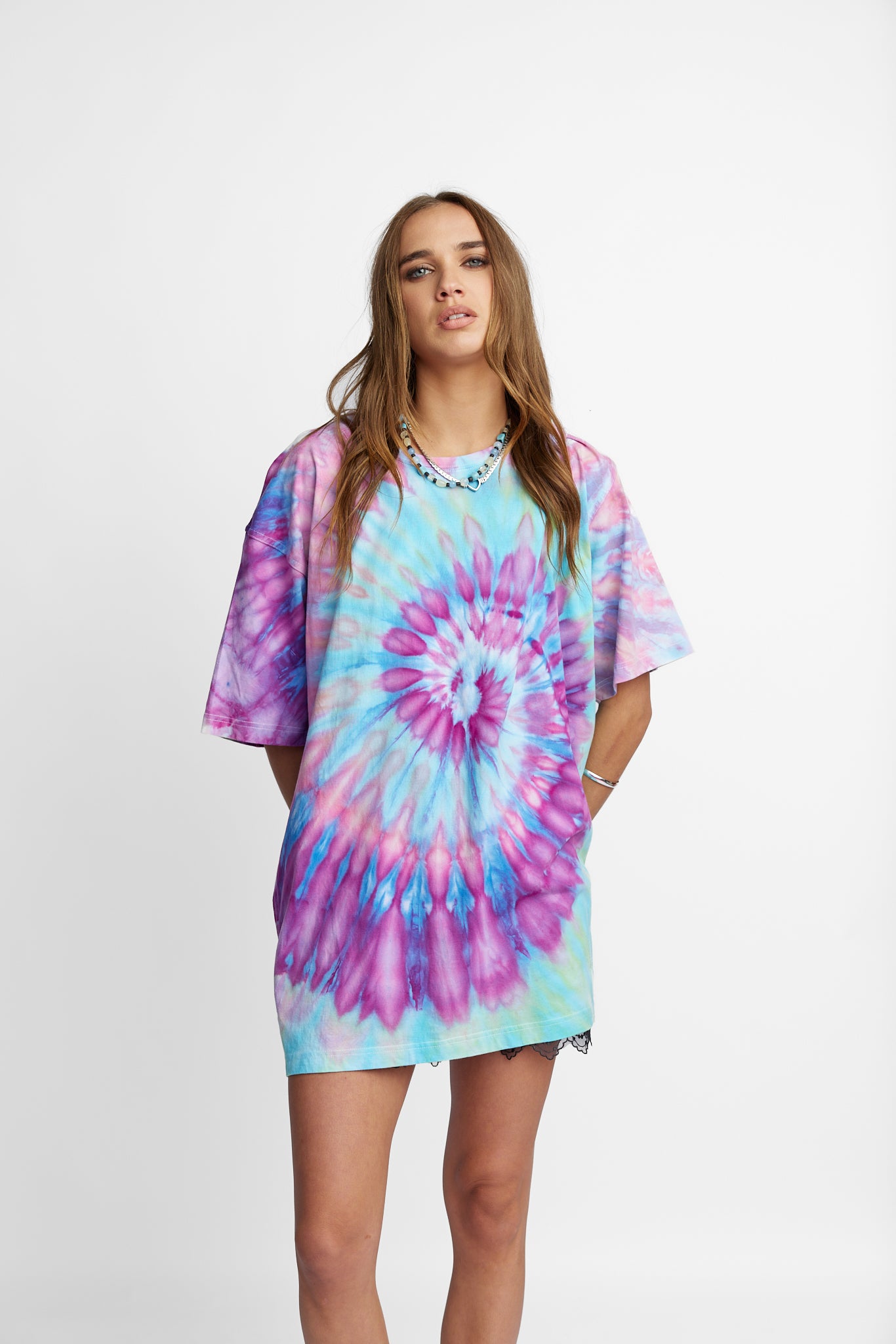 Oversized Mum Tee - Size L/XL - Only Lovers Left