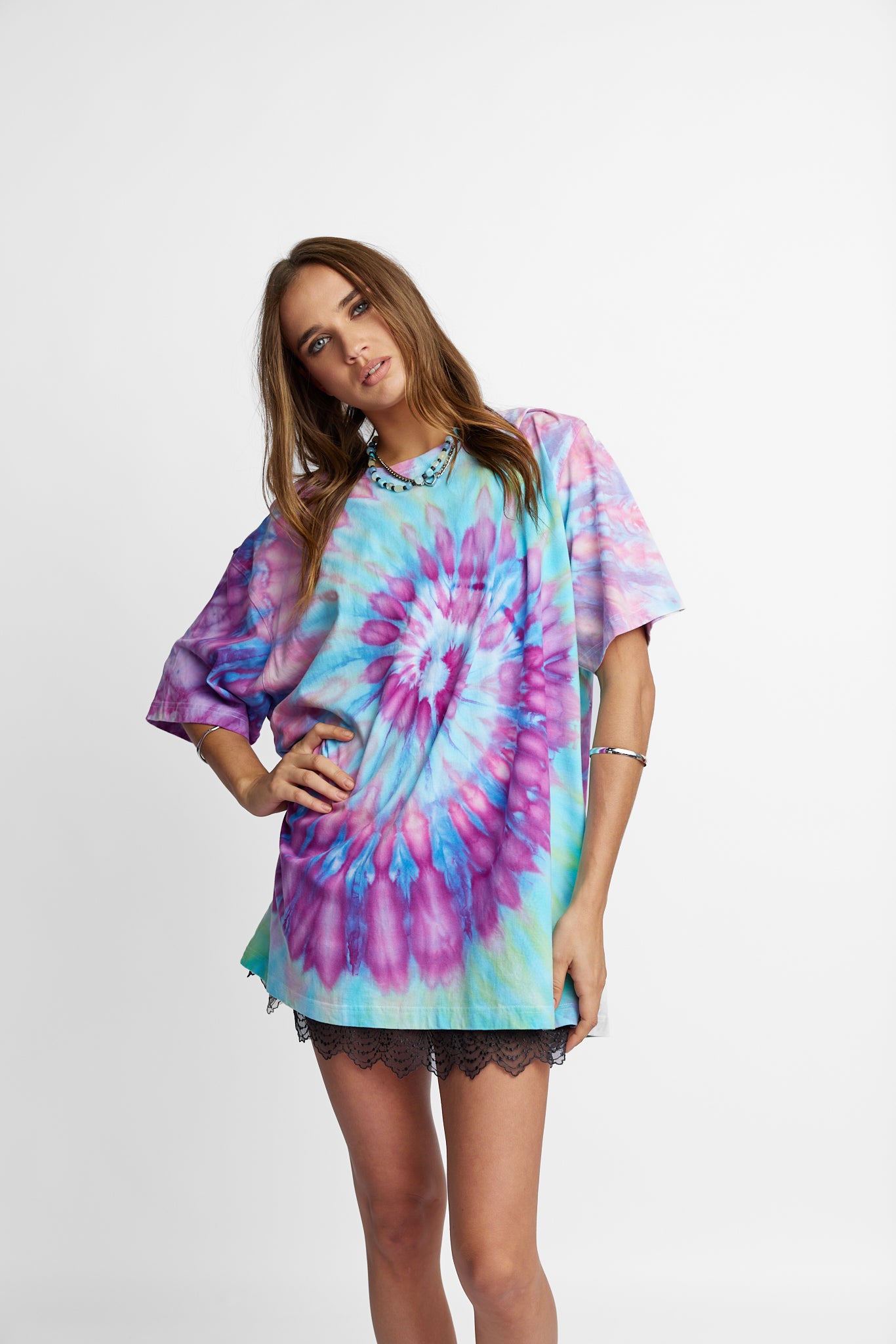 Oversized Mum Tee - Size L/XL - Only Lovers Left