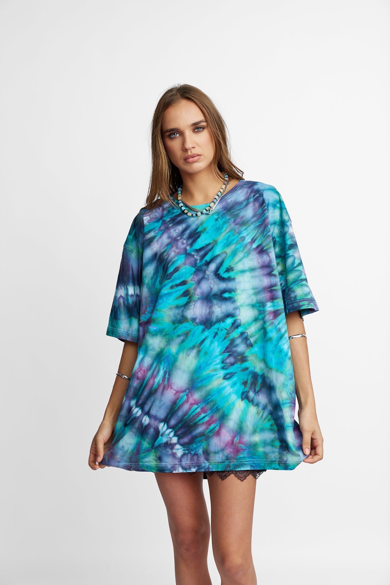 Oversized Mum Tee - Size L/XL - Only Lovers Left