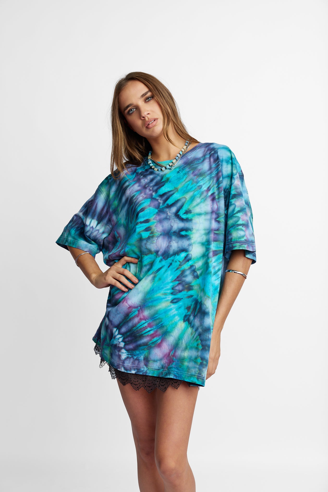 Oversized Mum Tee - Size L/XL - Only Lovers Left