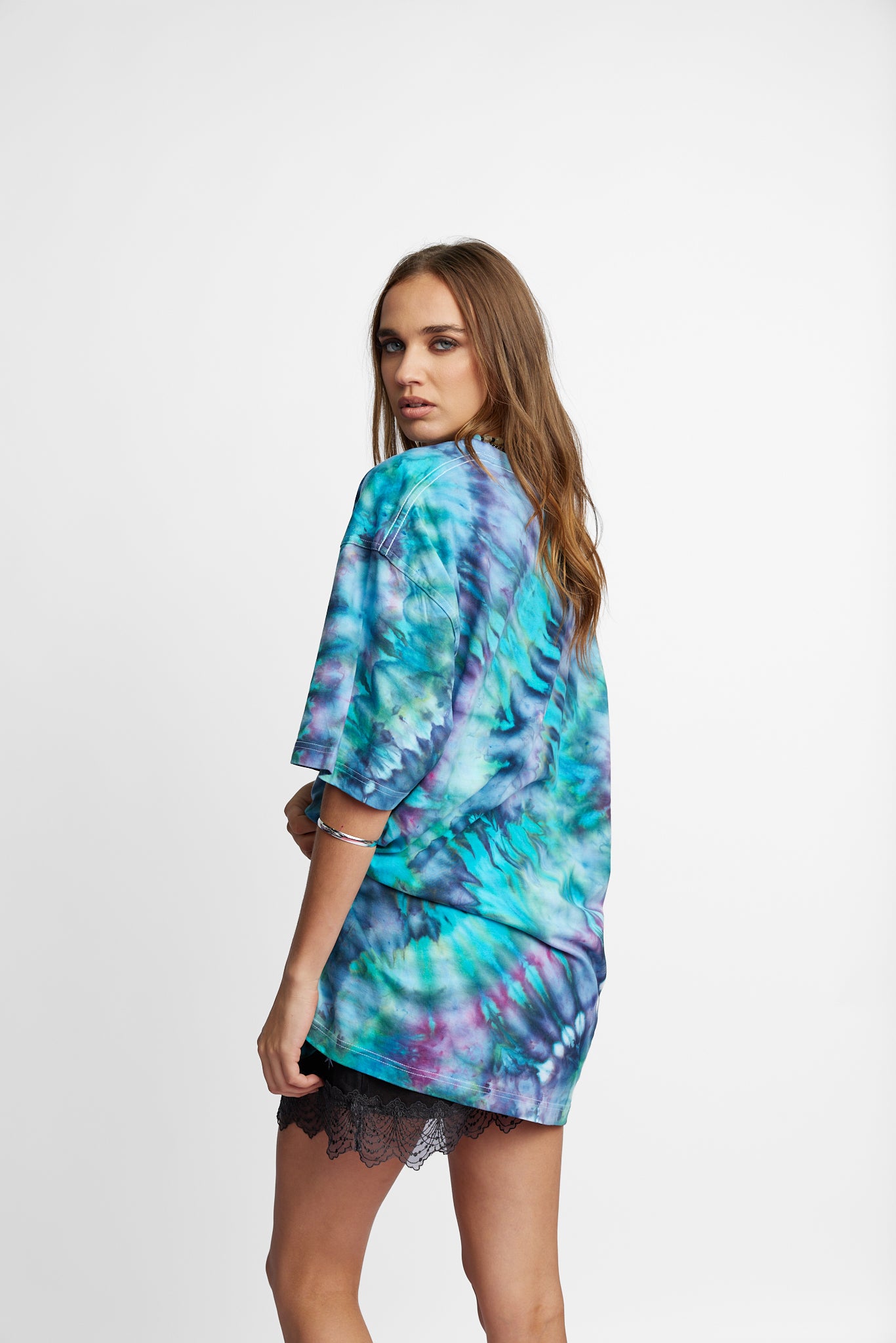 Oversized Mum Tee - Size L/XL - Only Lovers Left