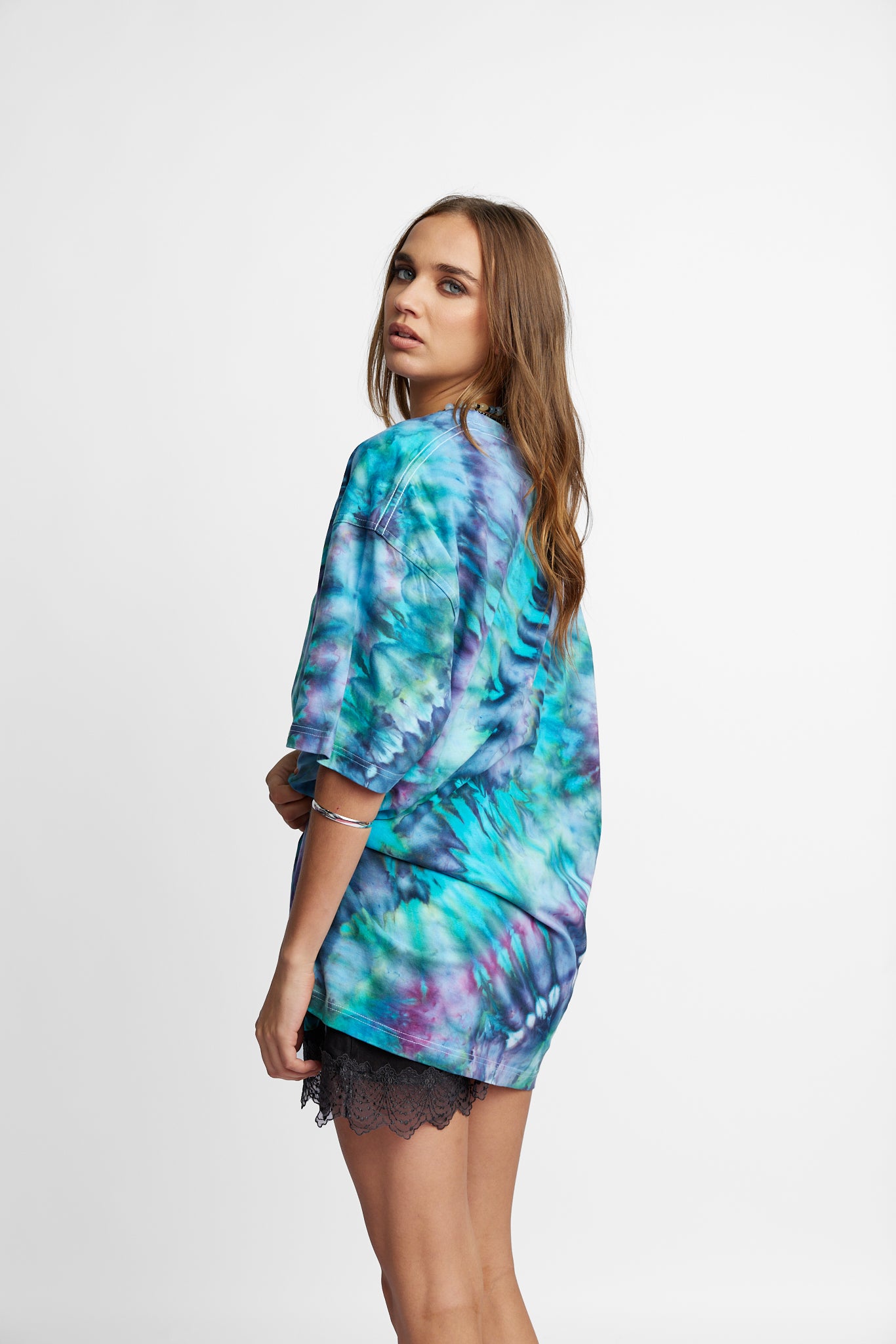 Oversized Mum Tee - Size L/XL - Only Lovers Left