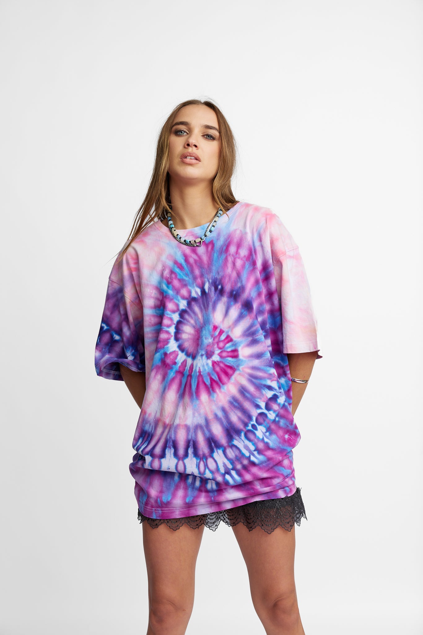 Oversized Mum Tee - Size L/XL - Only Lovers Left