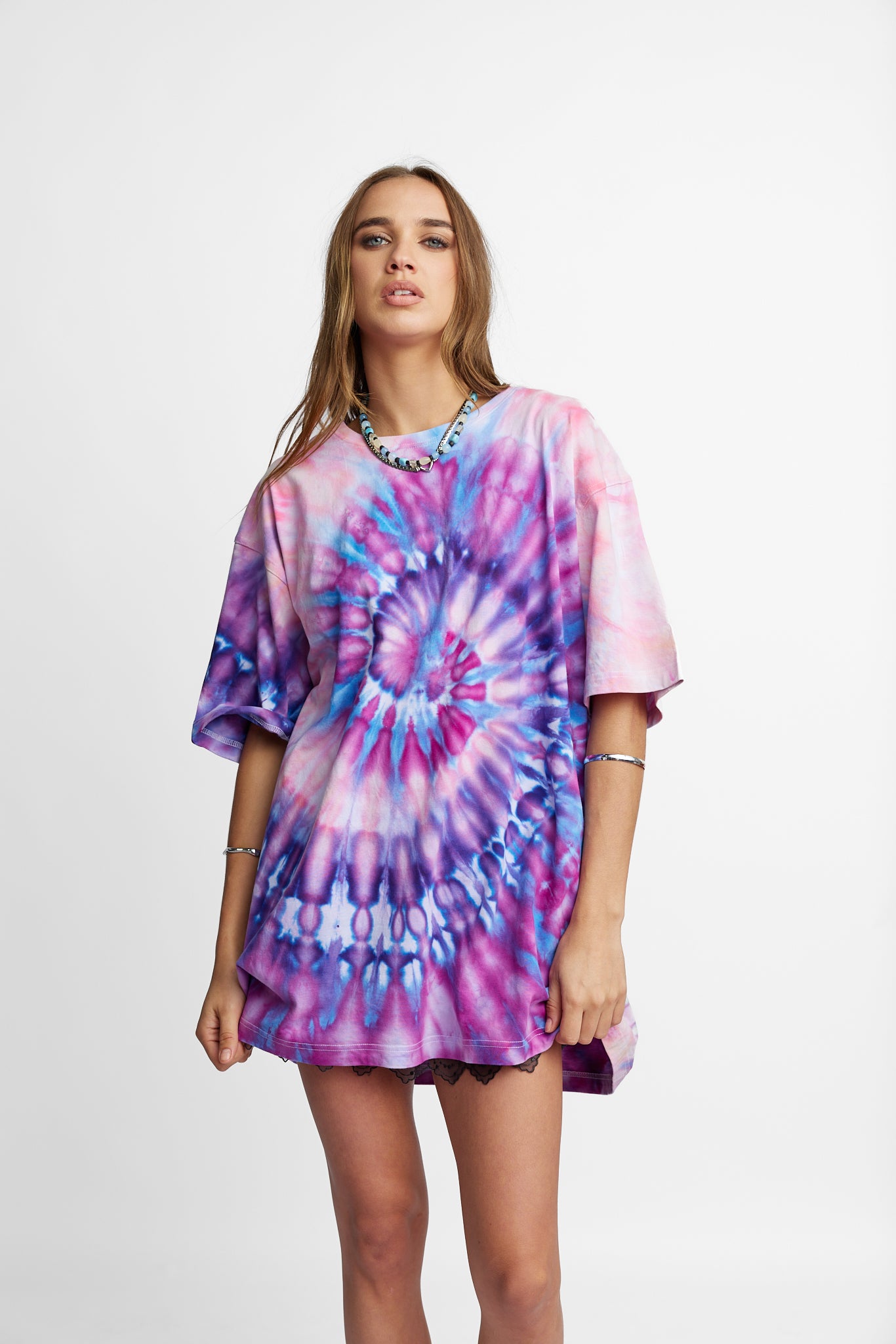 Oversized Mum Tee - Size L/XL - Only Lovers Left