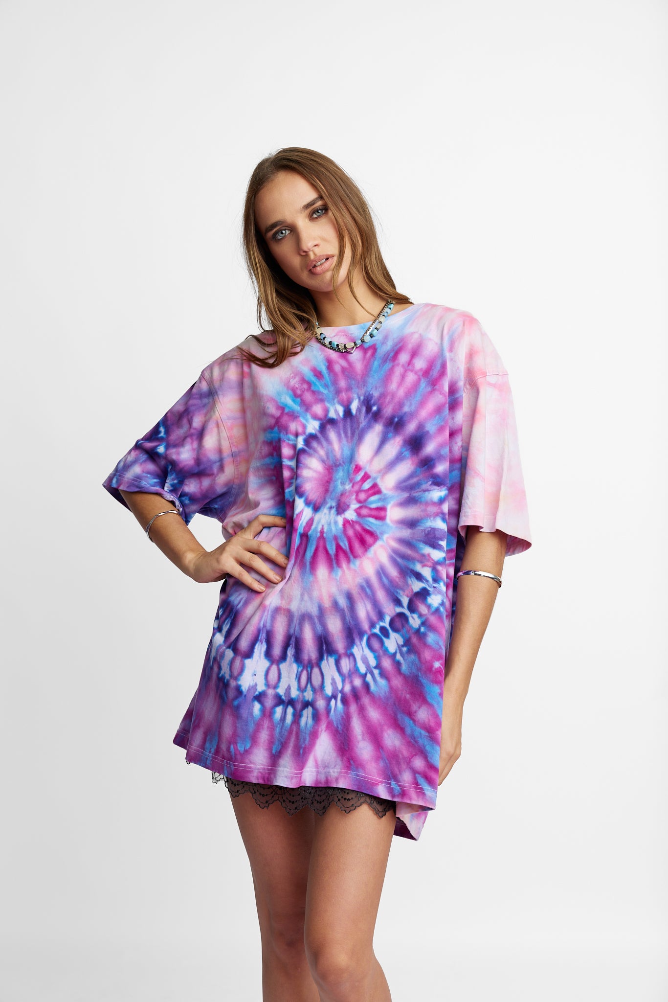 Oversized Mum Tee - Size L/XL - Only Lovers Left