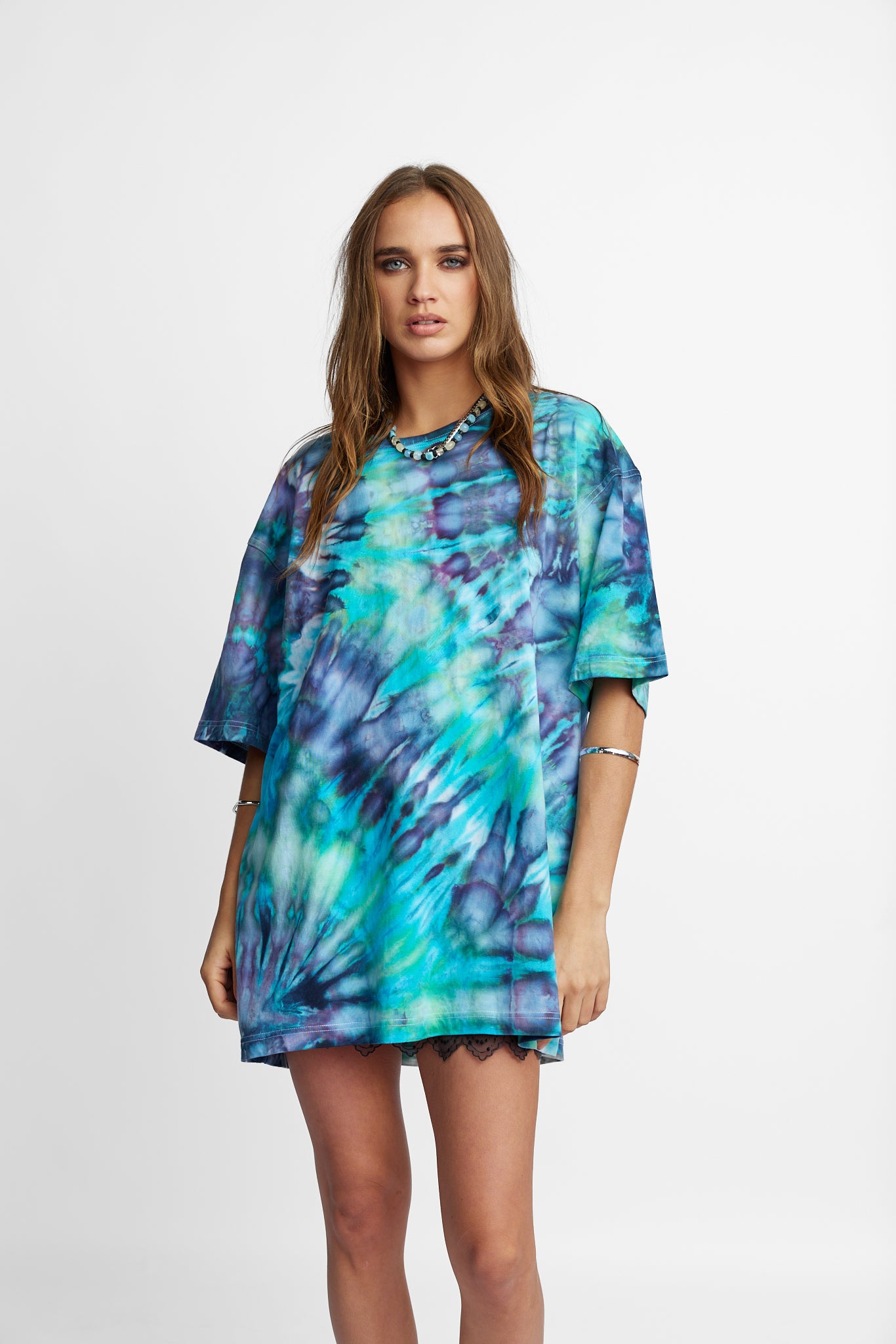 Oversized Mum Tee - Size L/XL - Only Lovers Left
