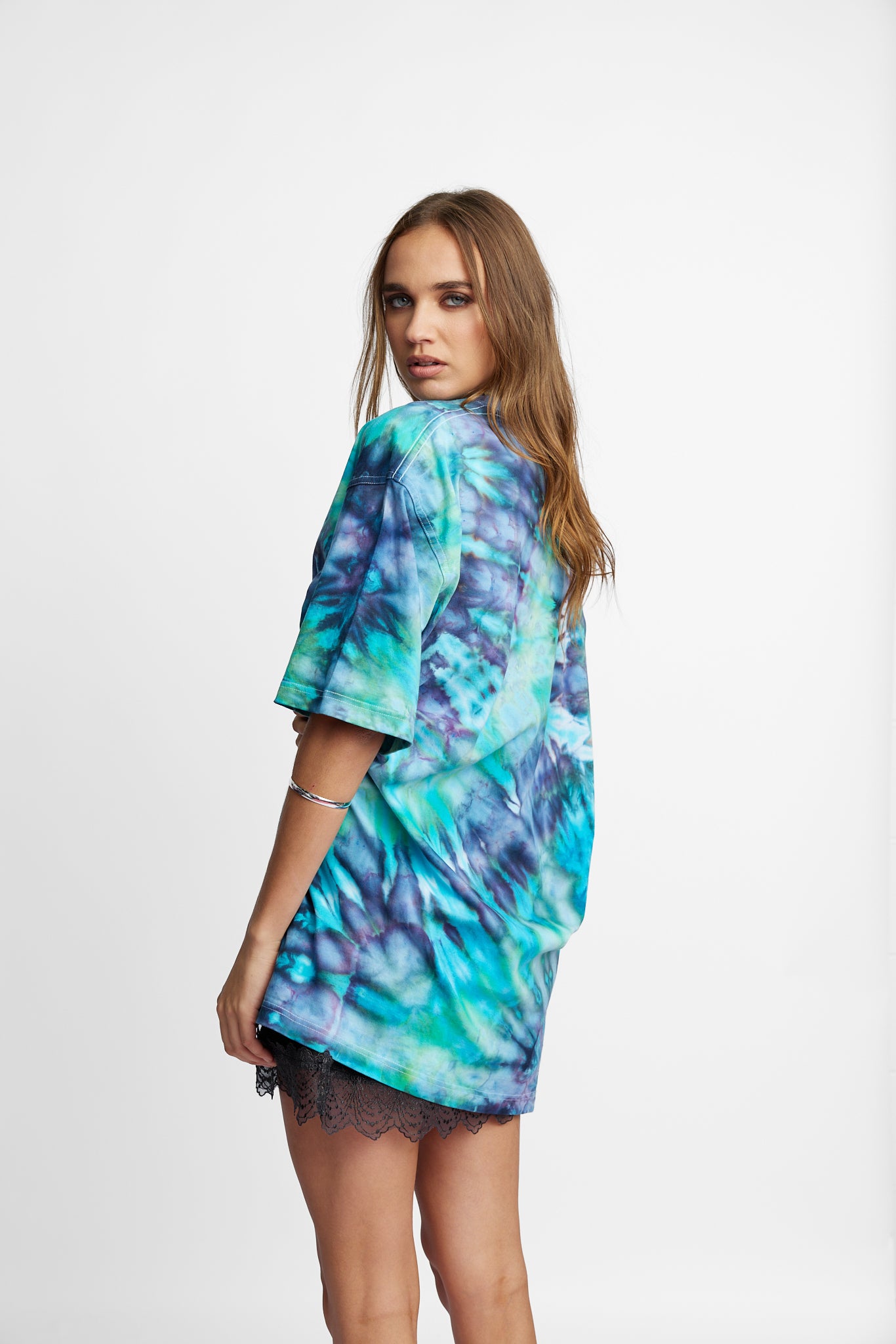 Oversized Mum Tee - Size L/XL - Only Lovers Left