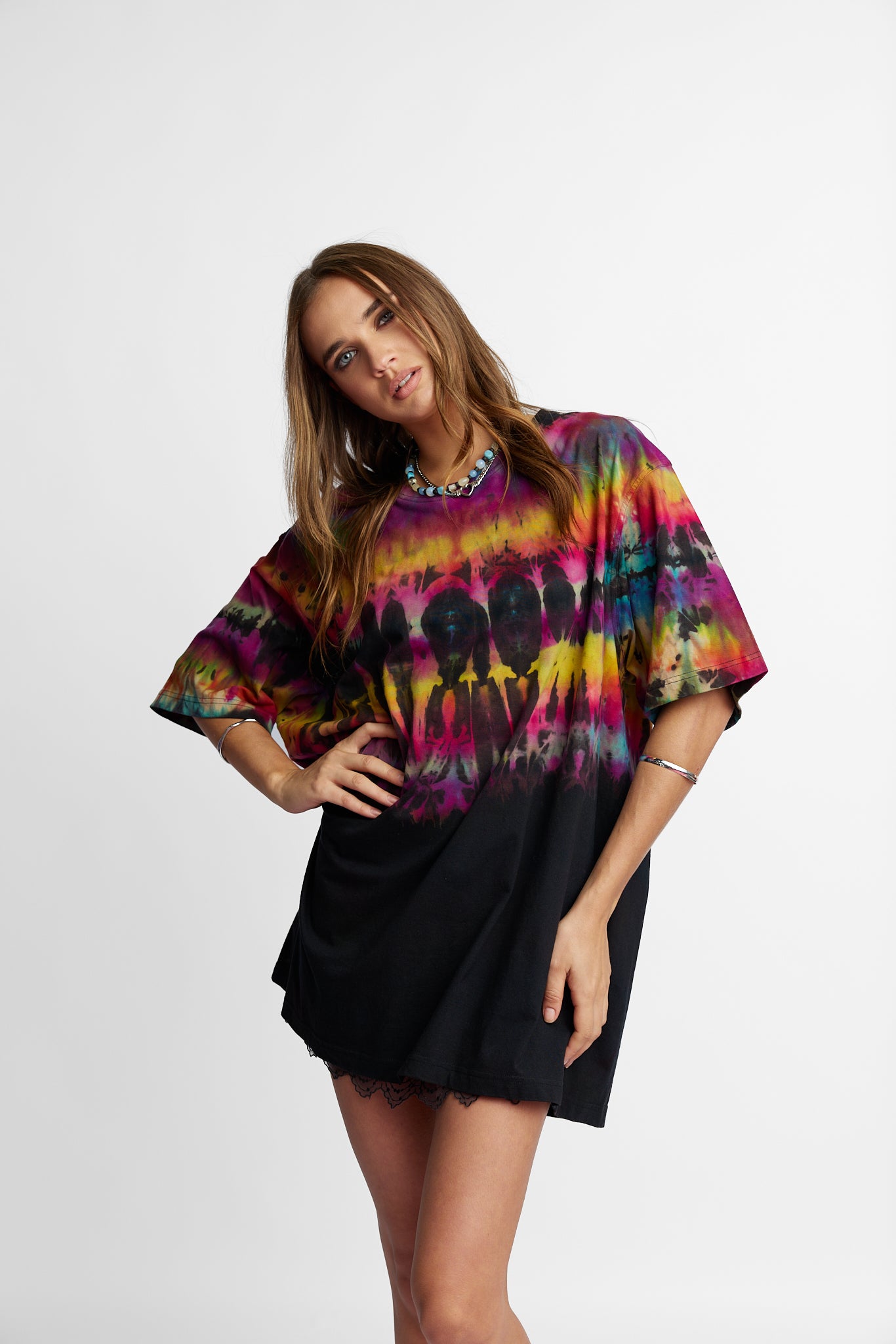 Oversized Mum Tee - Size L/XL - Only Lovers Left