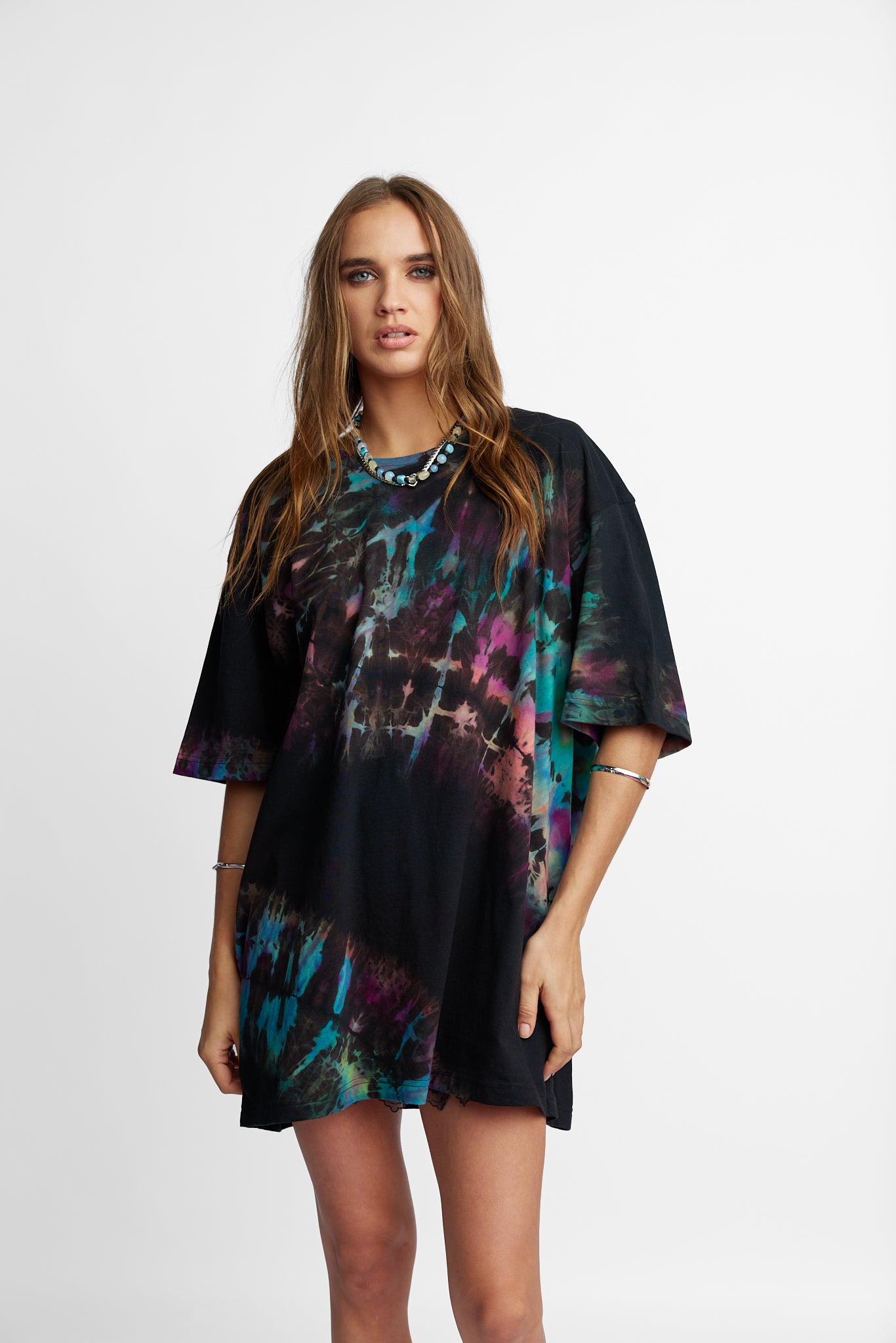 Oversized Mum Tee - Size L/XL - Only Lovers Left