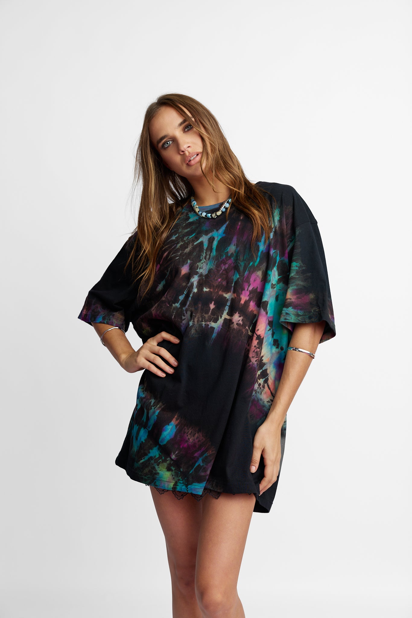 Oversized Mum Tee - Size L/XL - Only Lovers Left