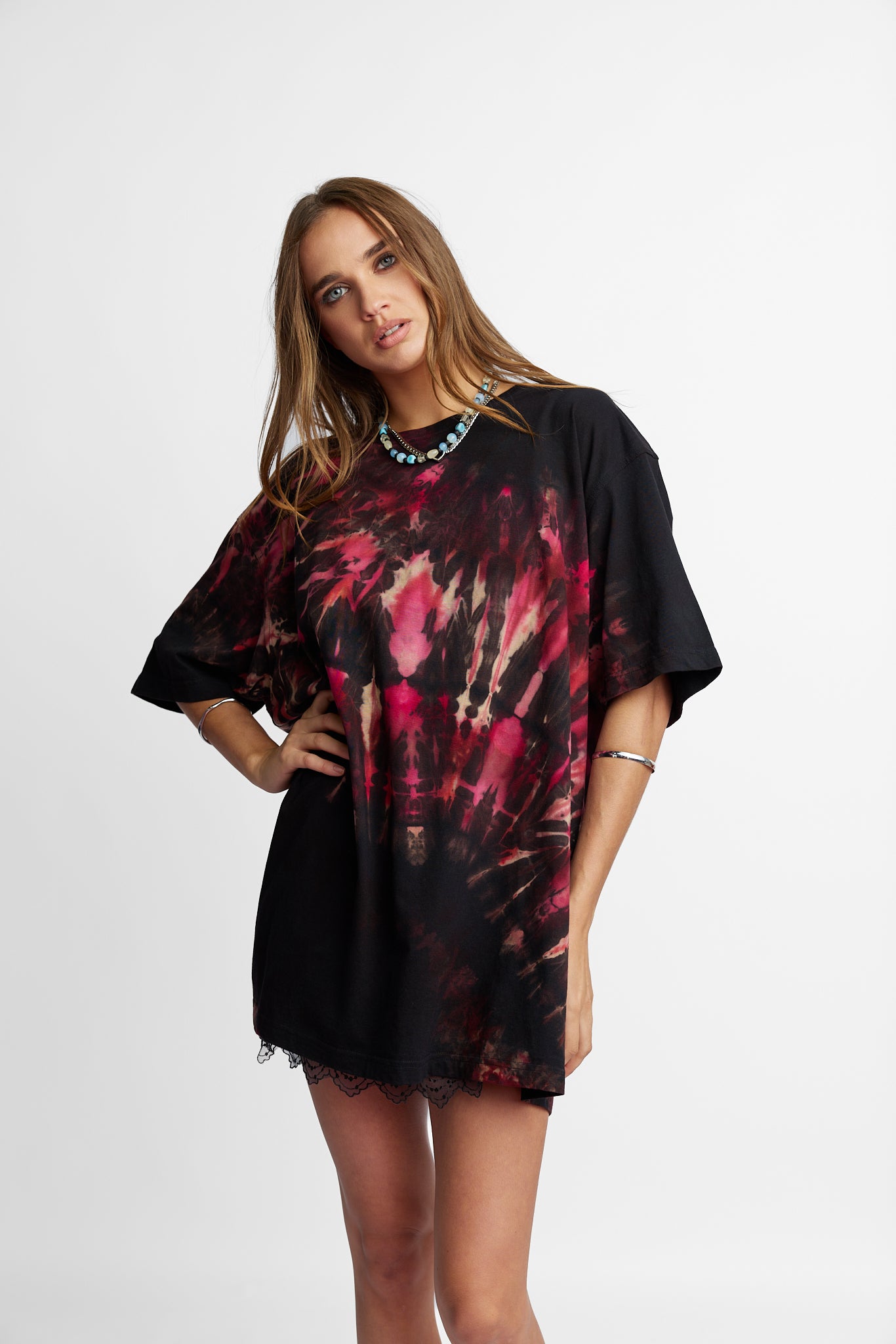Oversized Mum Tee - Size L/XL - Only Lovers Left