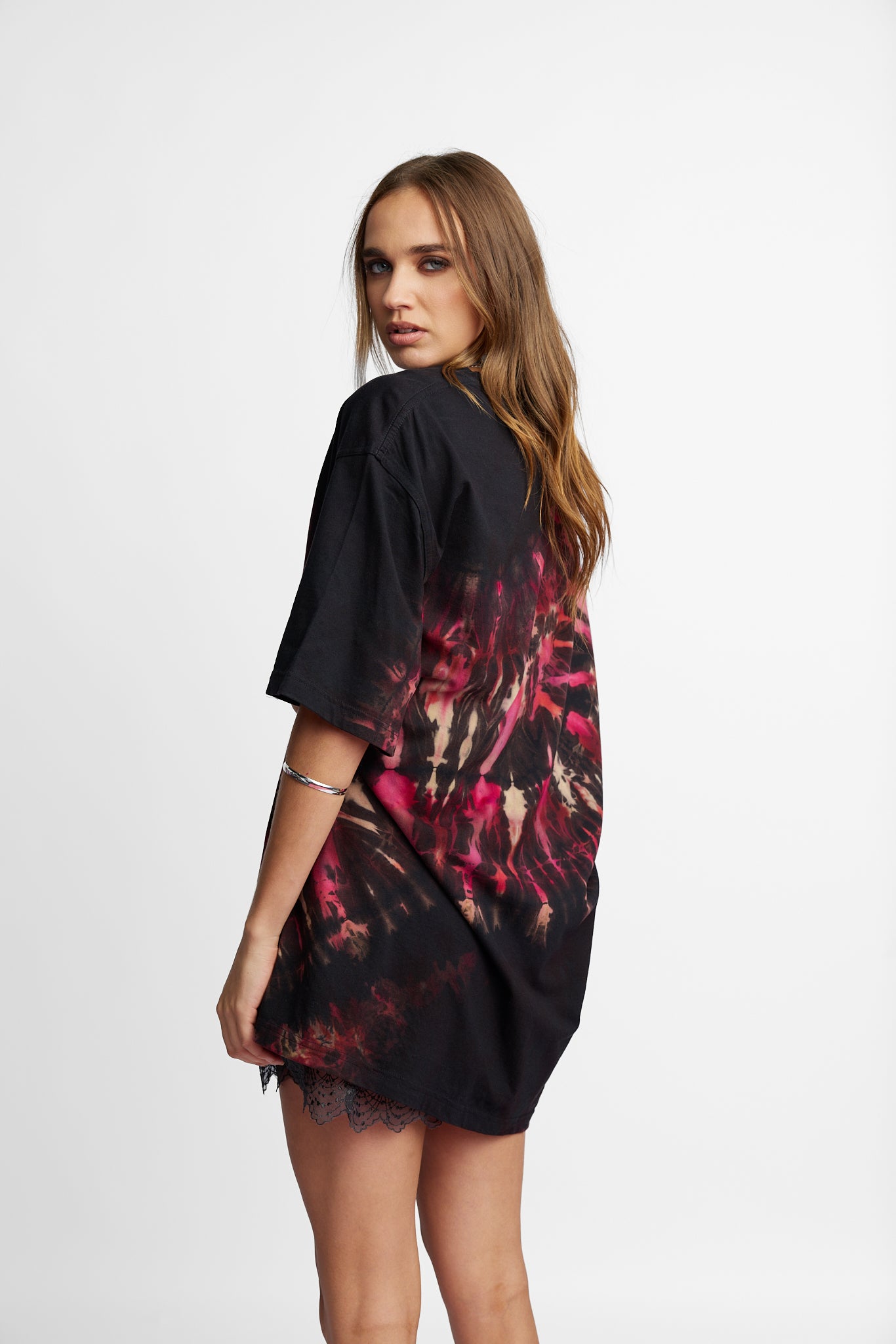 Oversized Mum Tee - Size L/XL - Only Lovers Left
