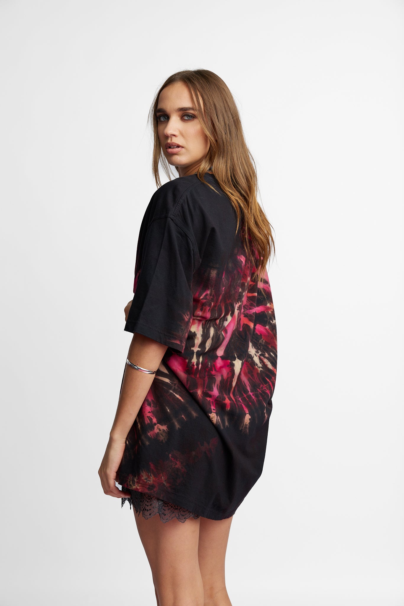 Oversized Mum Tee - Size L/XL - Only Lovers Left