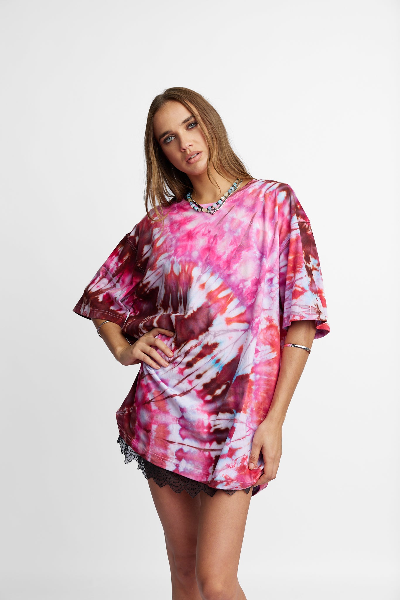 Oversized Mum Tee - Size L/XL - Only Lovers Left
