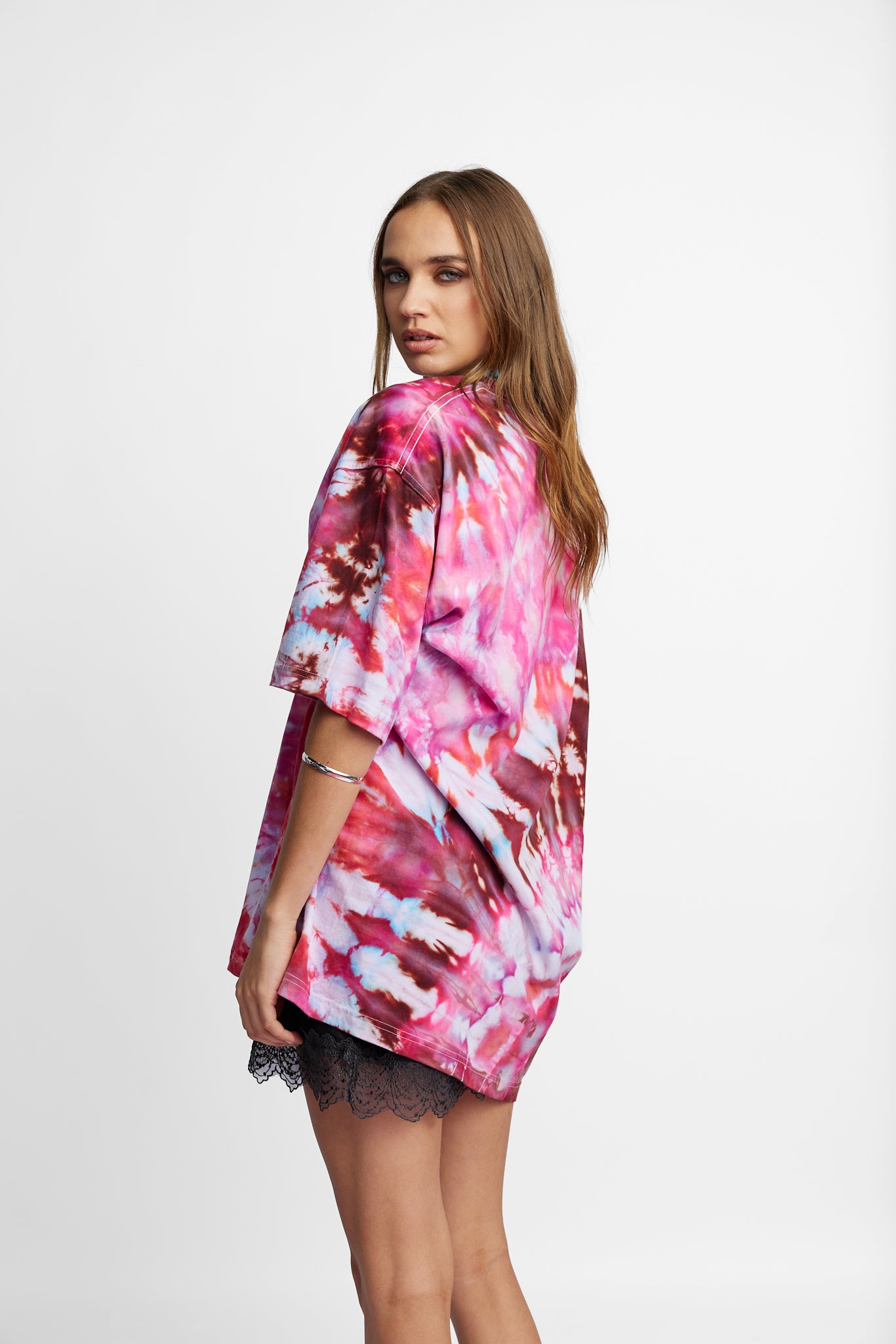 Oversized Mum Tee - Size L/XL - Only Lovers Left
