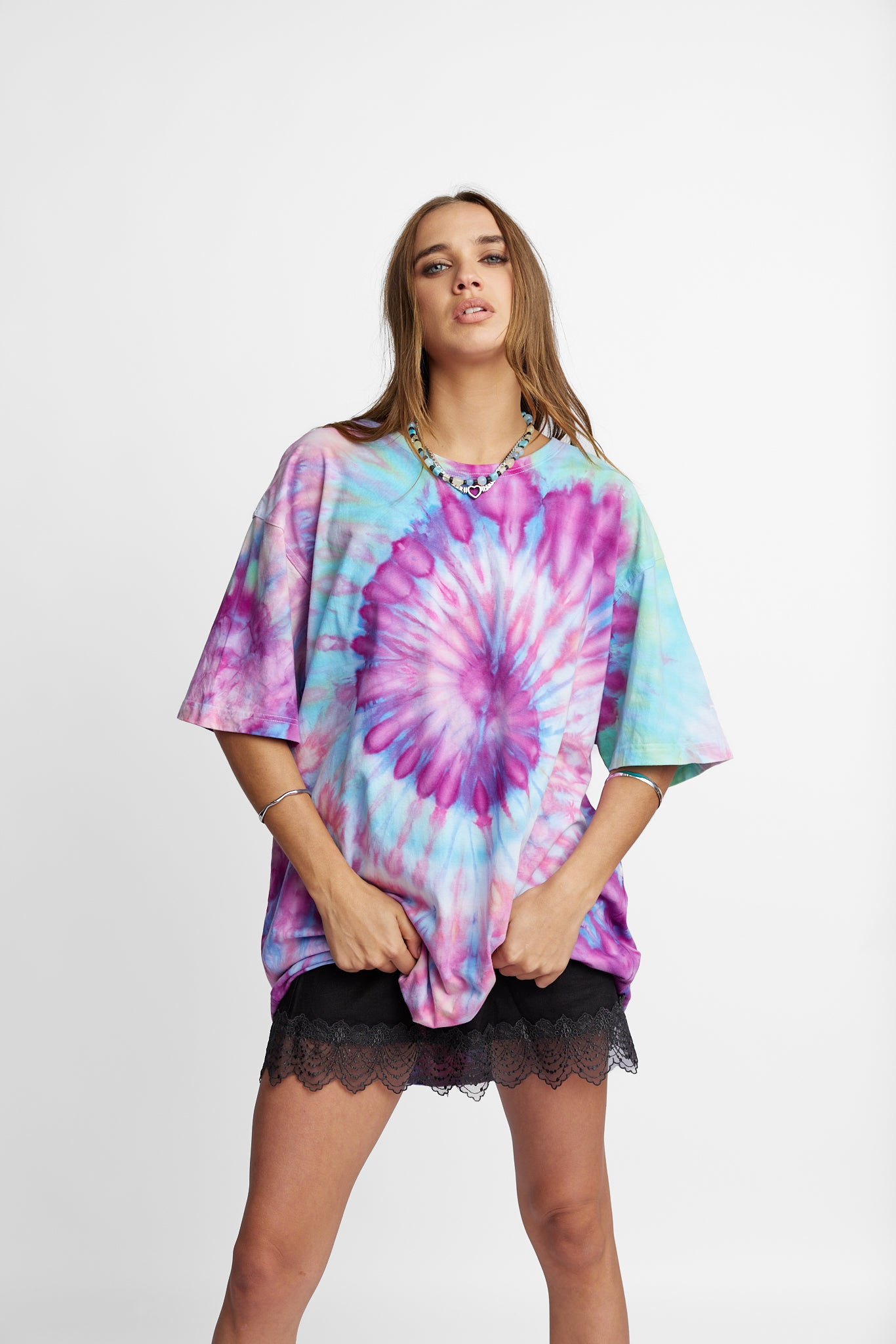 Oversized Mum Tee - Size L/XL - Only Lovers Left