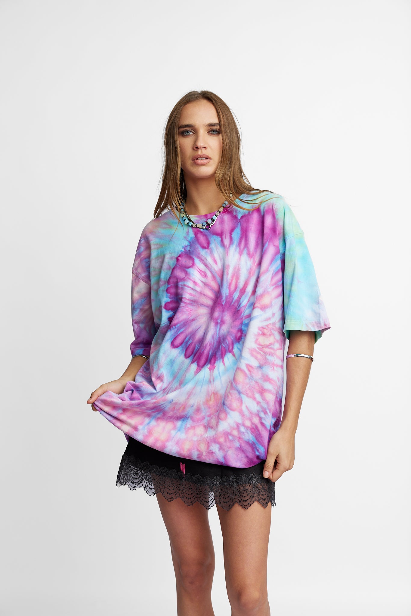 Oversized Mum Tee - Size L/XL - Only Lovers Left