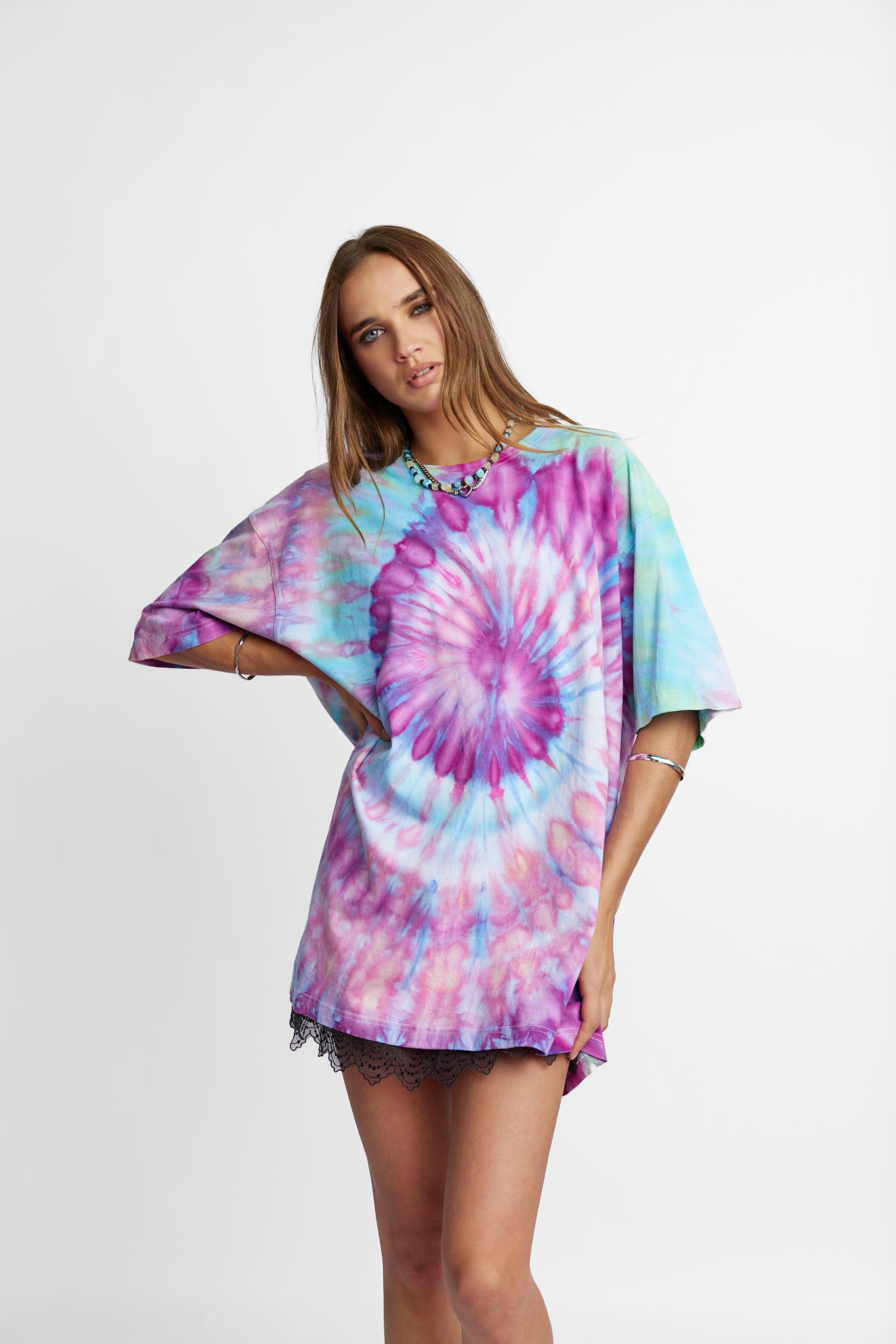 Oversized Mum Tee - Size L/XL - Only Lovers Left
