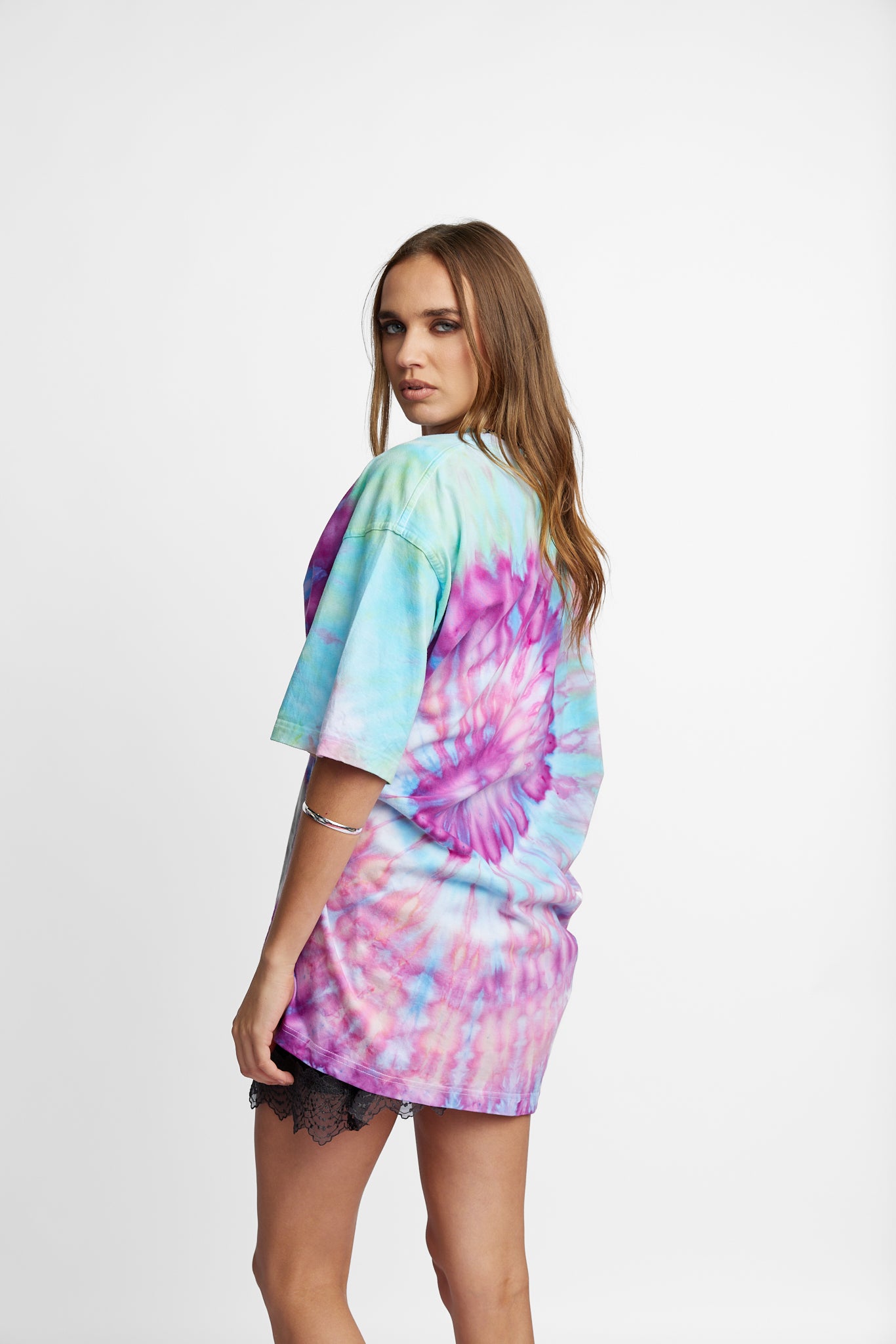 Oversized Mum Tee - Size L/XL - Only Lovers Left