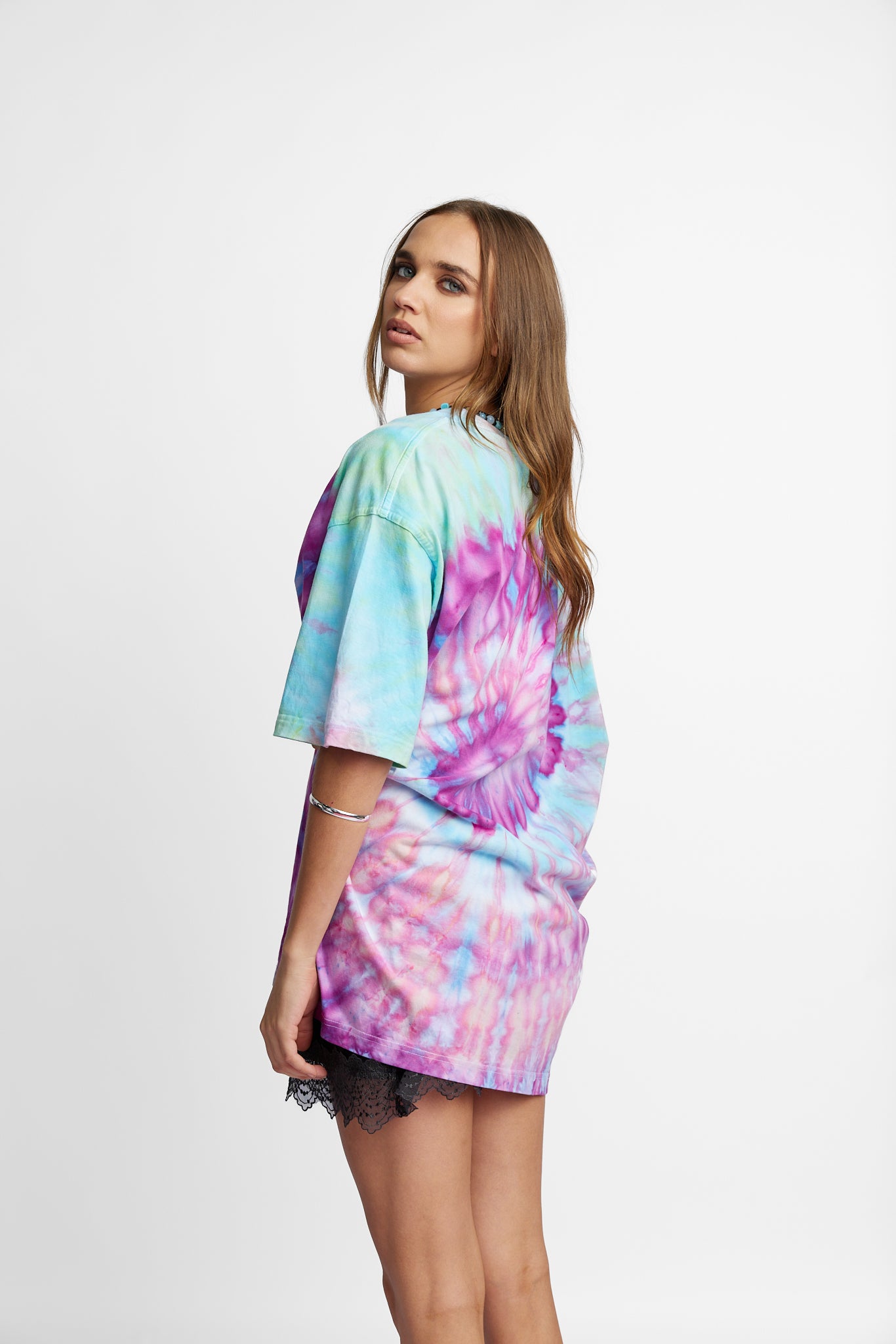 Oversized Mum Tee - Size L/XL - Only Lovers Left